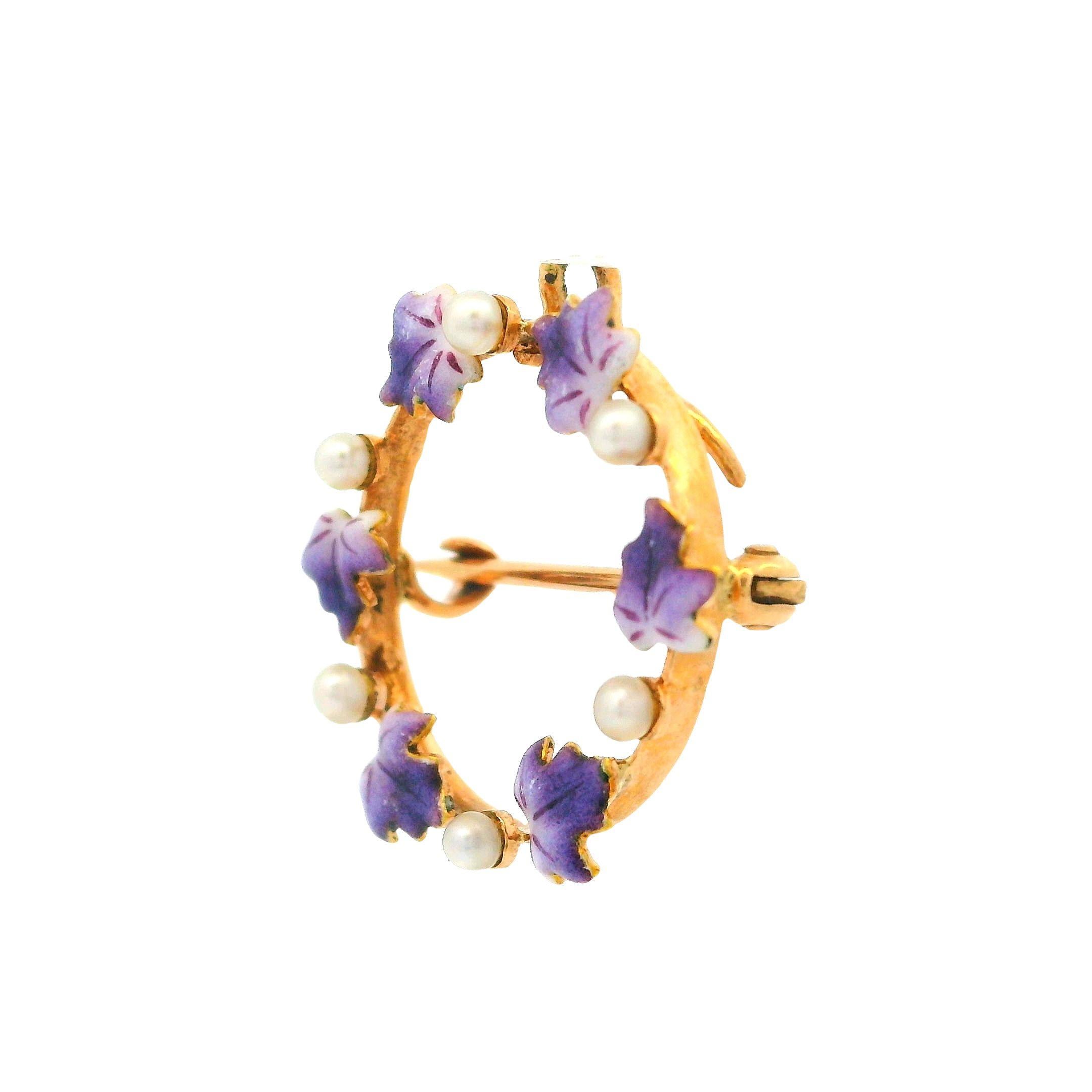 Antique Art Nouveau 14k Gold Seed Pearl Purple Enamel Leaf Wreath Pin Brooch In Excellent Condition For Sale In Montclair, NJ