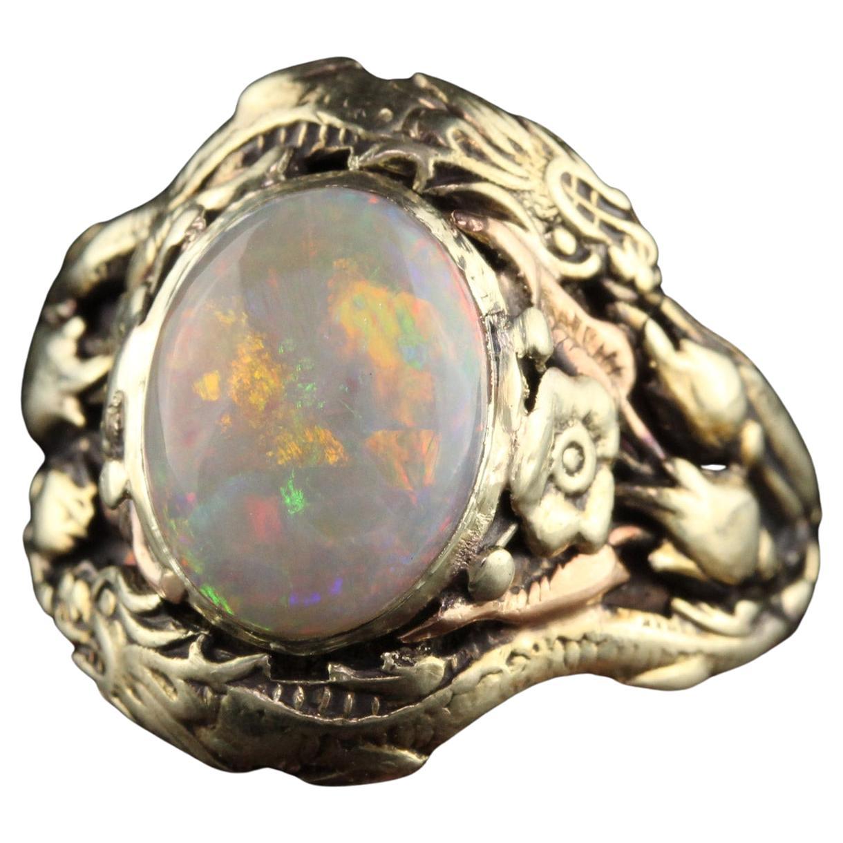 Antiker Jugendstil-Ring aus 14 Karat Gelbgold mit Cabochon-Opal und Drachen