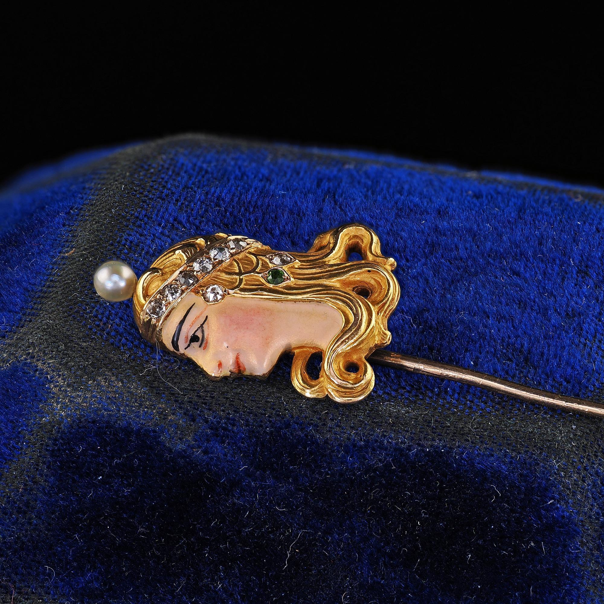 Donna Antica spilla a bastone da donna in oro giallo 14 carati con smalto e diamanti e perle in vendita