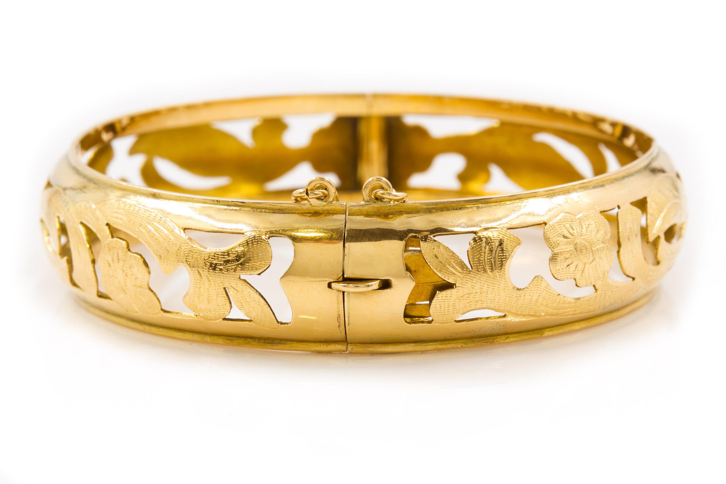 American Antique Art Nouveau 14k Yellow Gold Engraved Bangle Bracelet For Sale