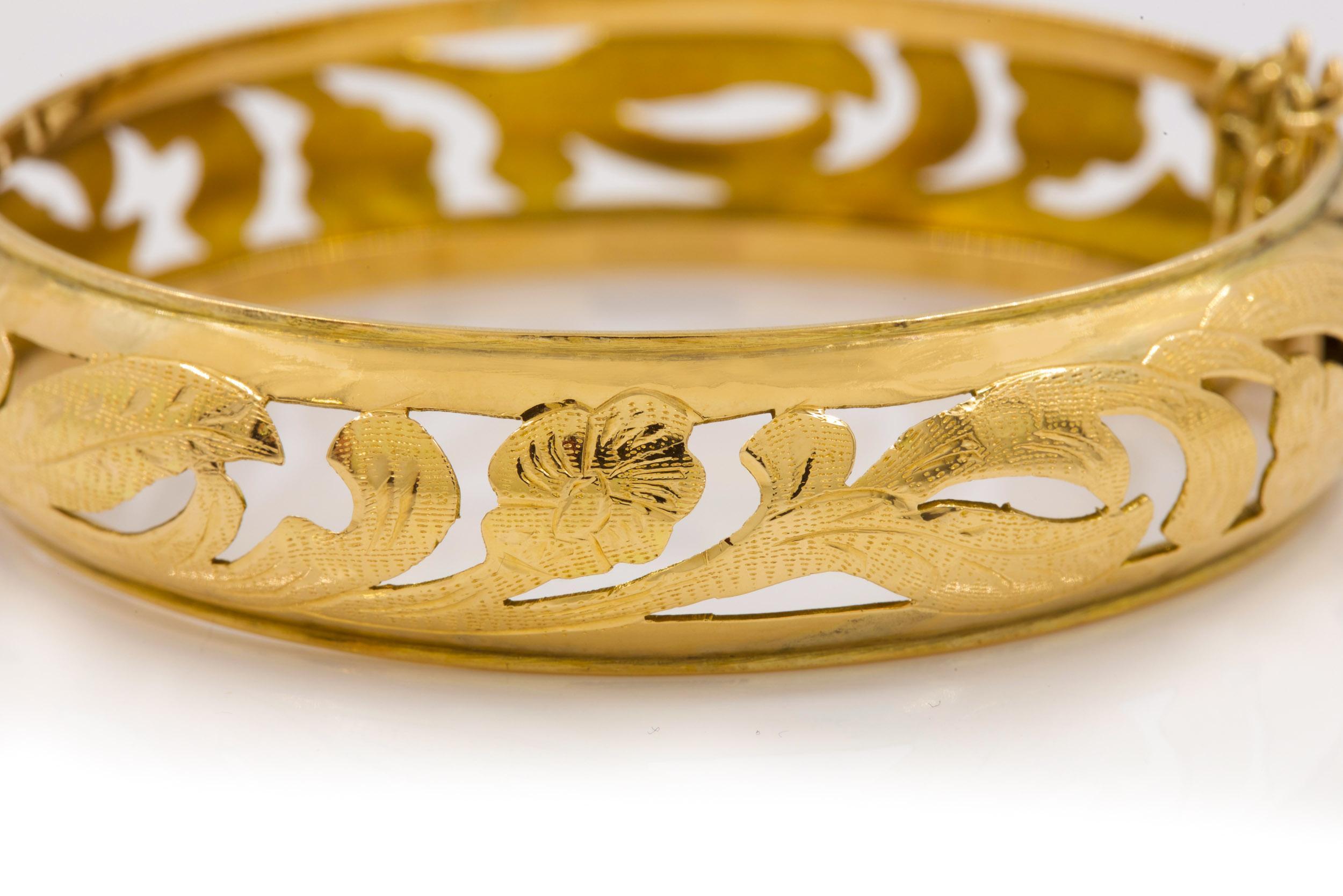 20th Century Antique Art Nouveau 14k Yellow Gold Engraved Bangle Bracelet For Sale