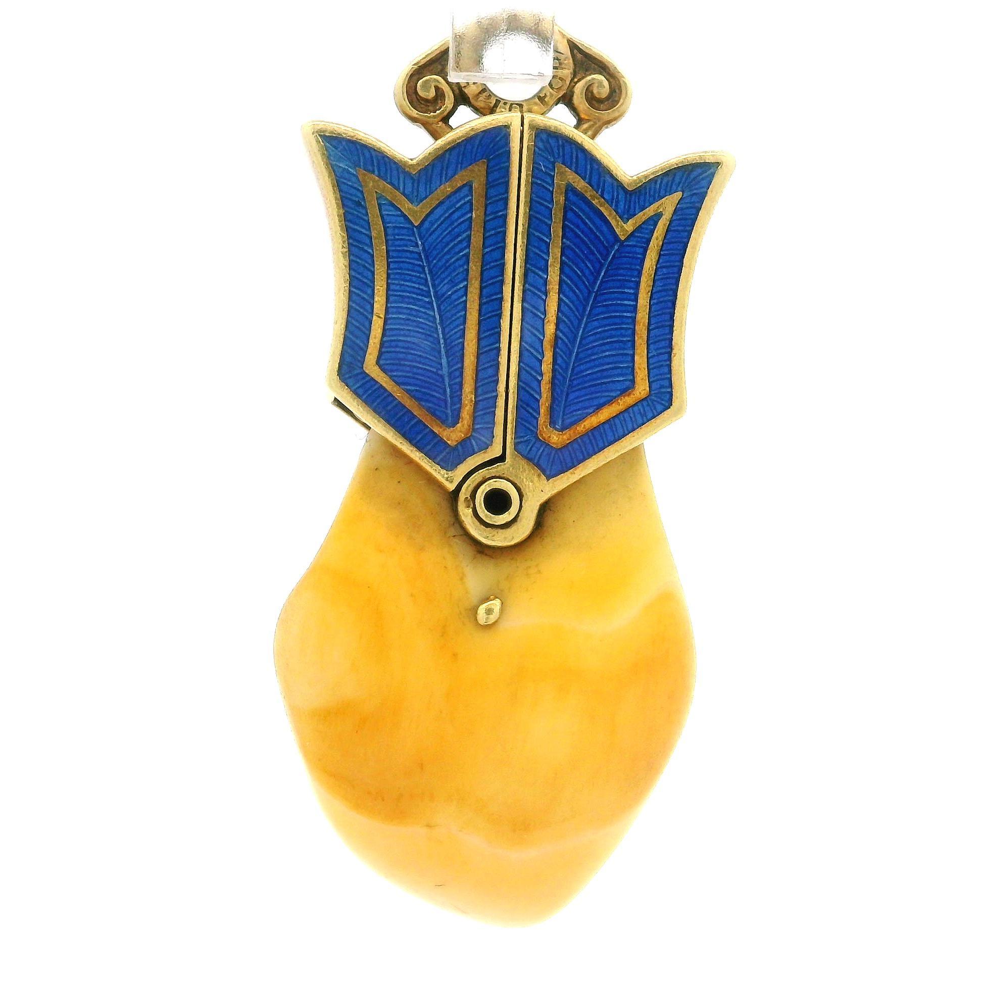 Pendentif art nouveau ancien en or jaune 14 carats avec émail bleu opérable sur le dessus Unisexe en vente
