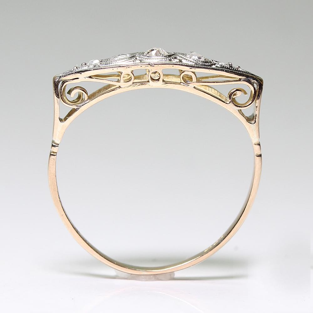 Antique Art Nouveau 18 Karat Gold Diamond Ring For Sale 1