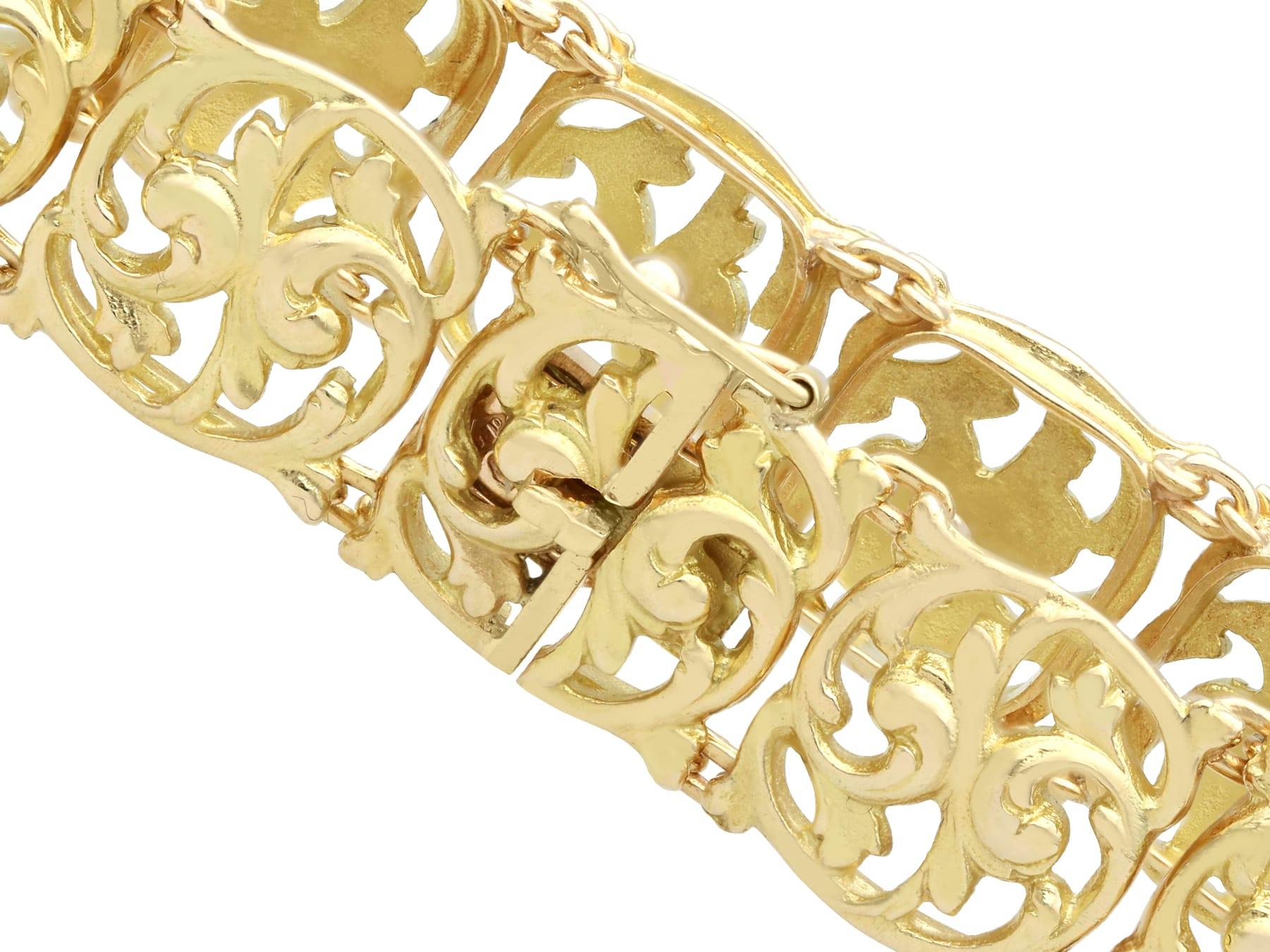 Women's or Men's Antique Art Nouveau 18 Karat Yellow Gold Bracelet For Sale