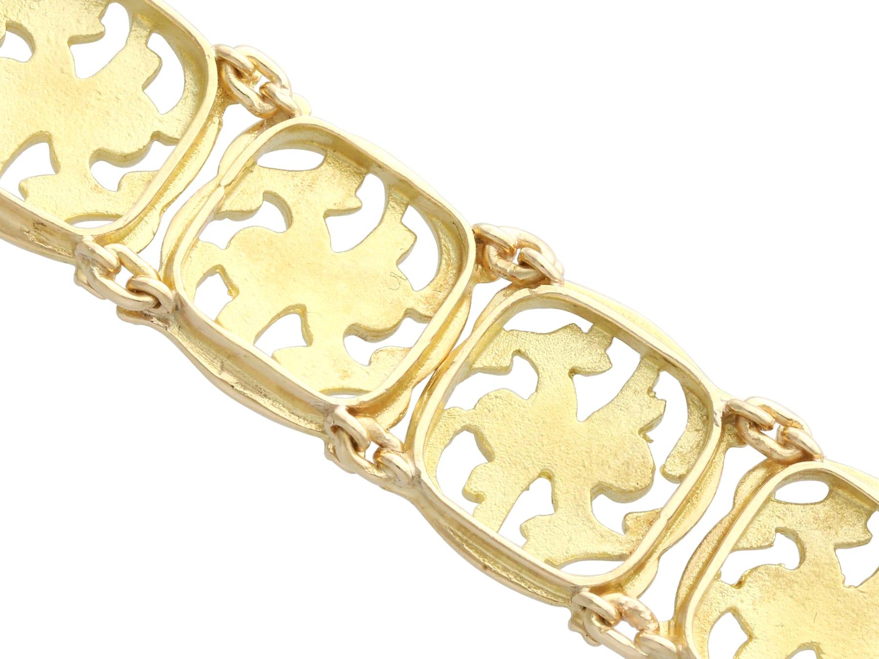 Antique Art Nouveau 18 Karat Yellow Gold Bracelet For Sale 3