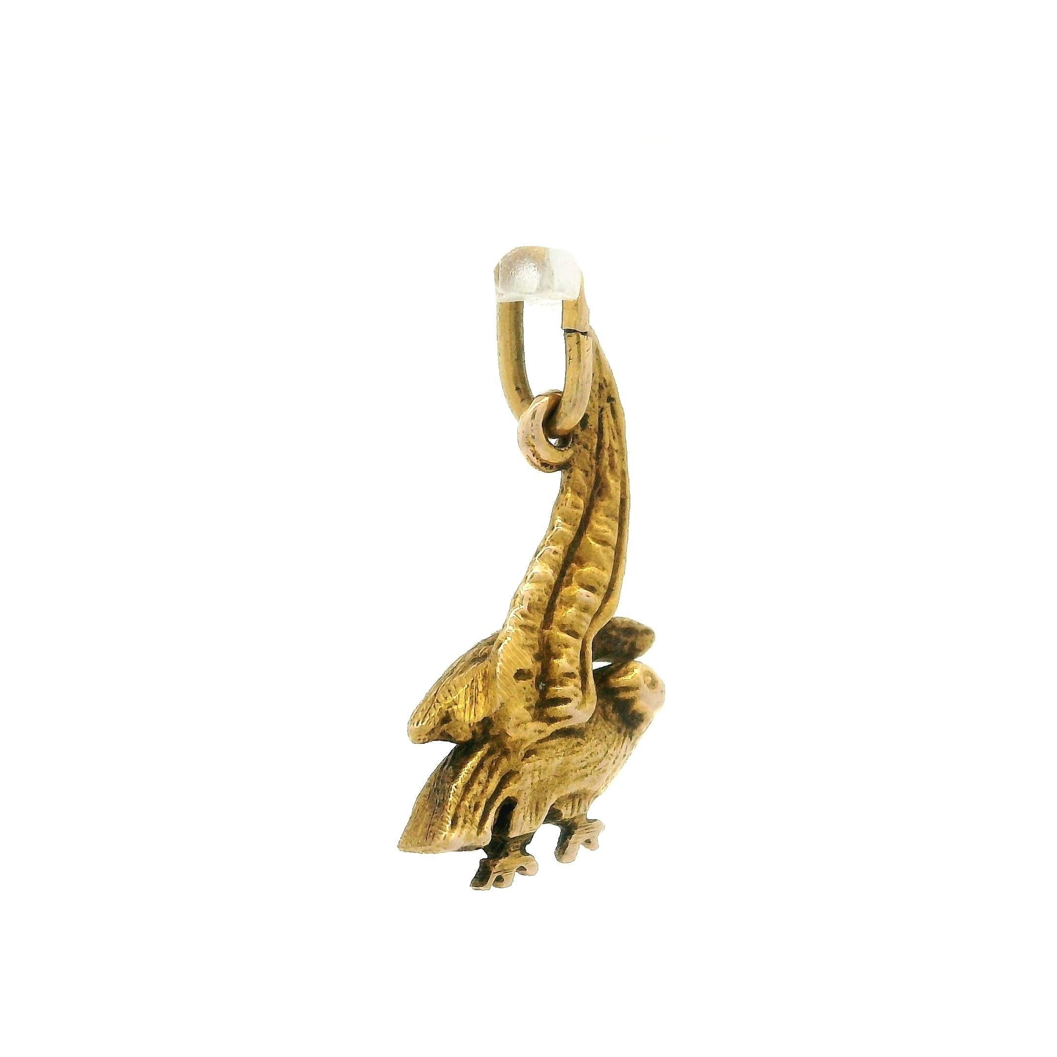 Antike Art Nouveau 18K Gelbgold Detaillierte Adler Collectible Charme Anhänger im Zustand „Hervorragend“ im Angebot in Montclair, NJ