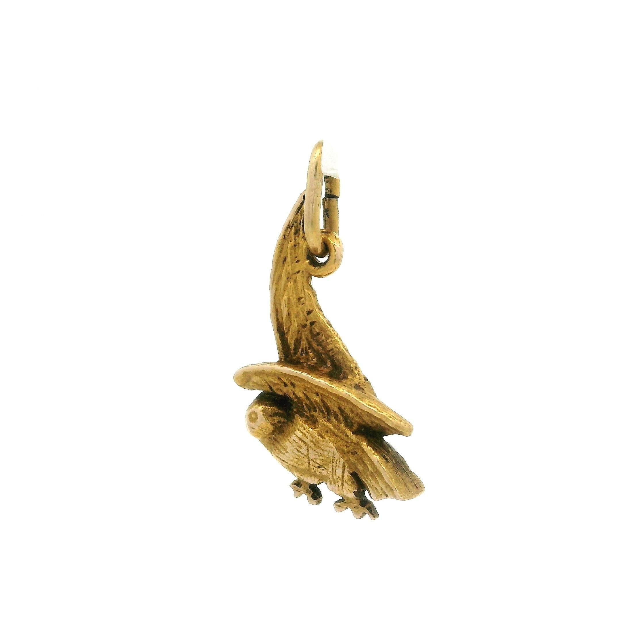 Antike Art Nouveau 18K Gelbgold Detaillierte Adler Collectible Charme Anhänger für Damen oder Herren im Angebot