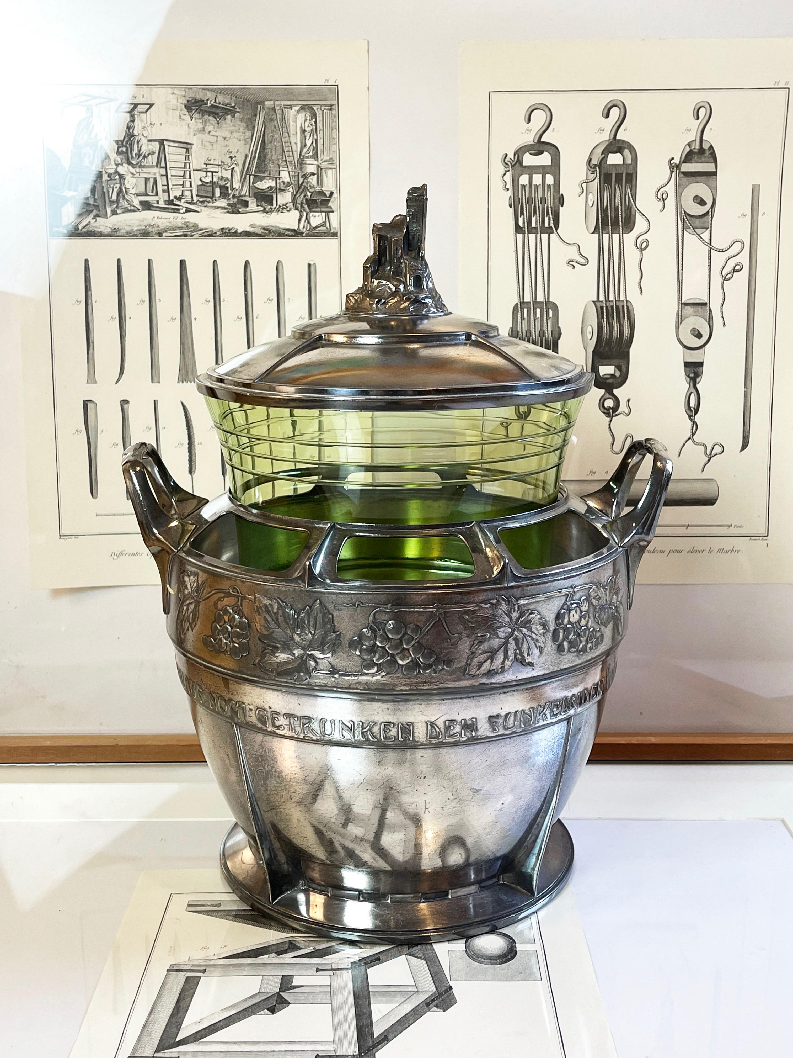 Antiguo Art Nouveau 1910s Ponchera o Champaign Cooler, Rhine Valleys Chateau 4