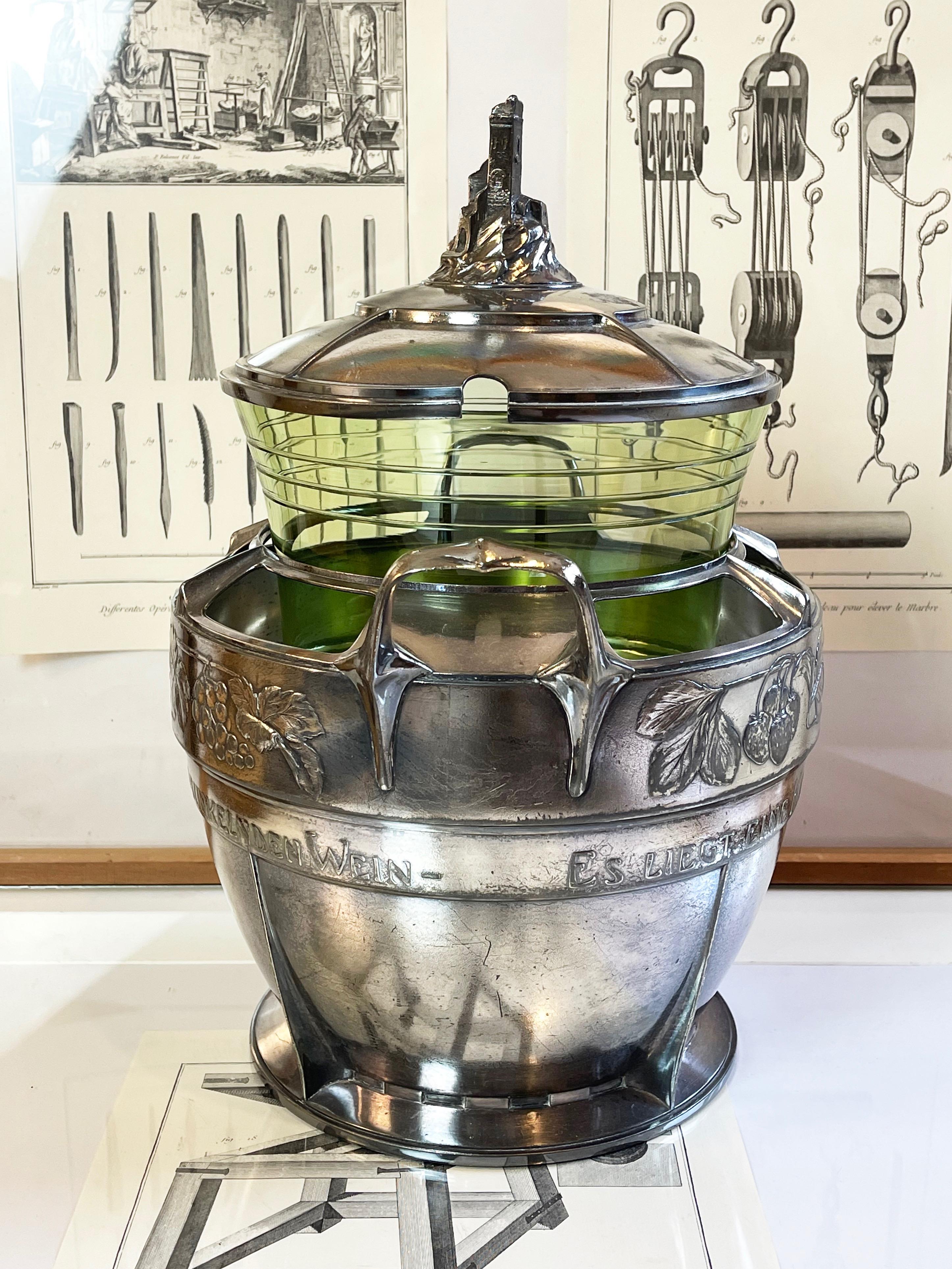Antiguo Art Nouveau 1910s Ponchera o Champaign Cooler, Rhine Valleys Chateau Alemán