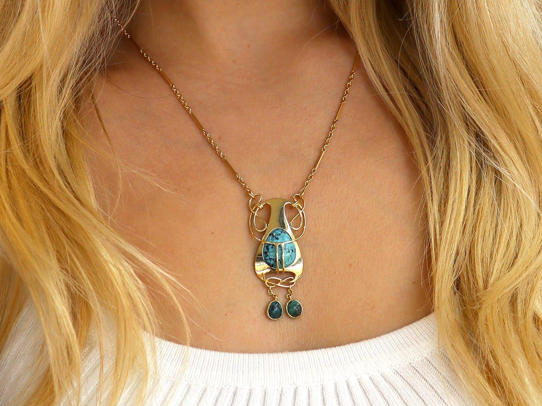 Antique Art Nouveau 4.76 Carat Turquoise and 15k Yellow Gold Pendant Circa 1900 In Excellent Condition For Sale In Jesmond, Newcastle Upon Tyne