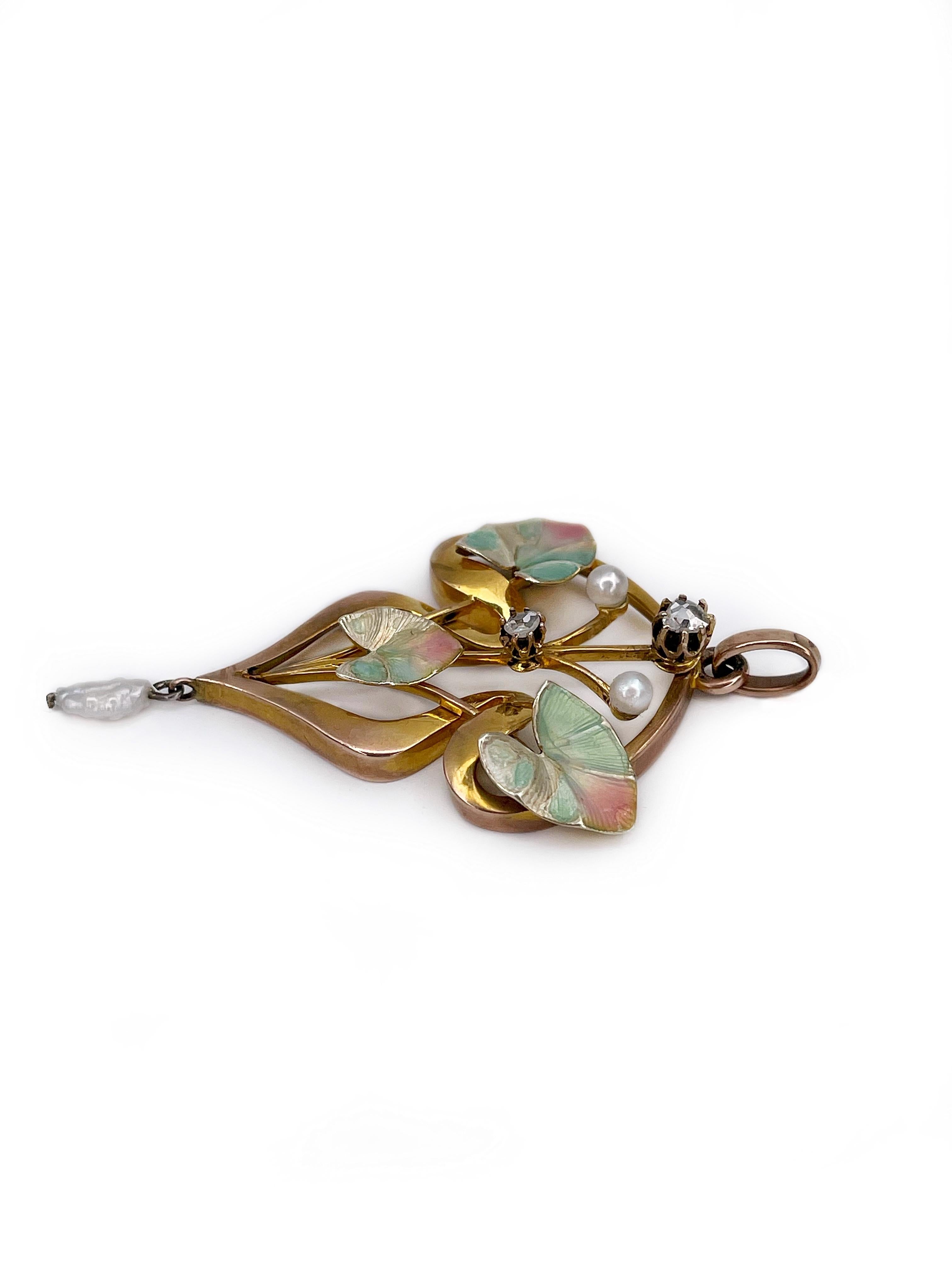 This is a lovely Art Nouveau floral pendant crafted in 9K gold. It features two rose cut diamonds, three natural pearls and is adorned with colourful enamel (has some imperfections).

Weight: 3.73g
Size: 5x3cm

———

If you have any questions, please