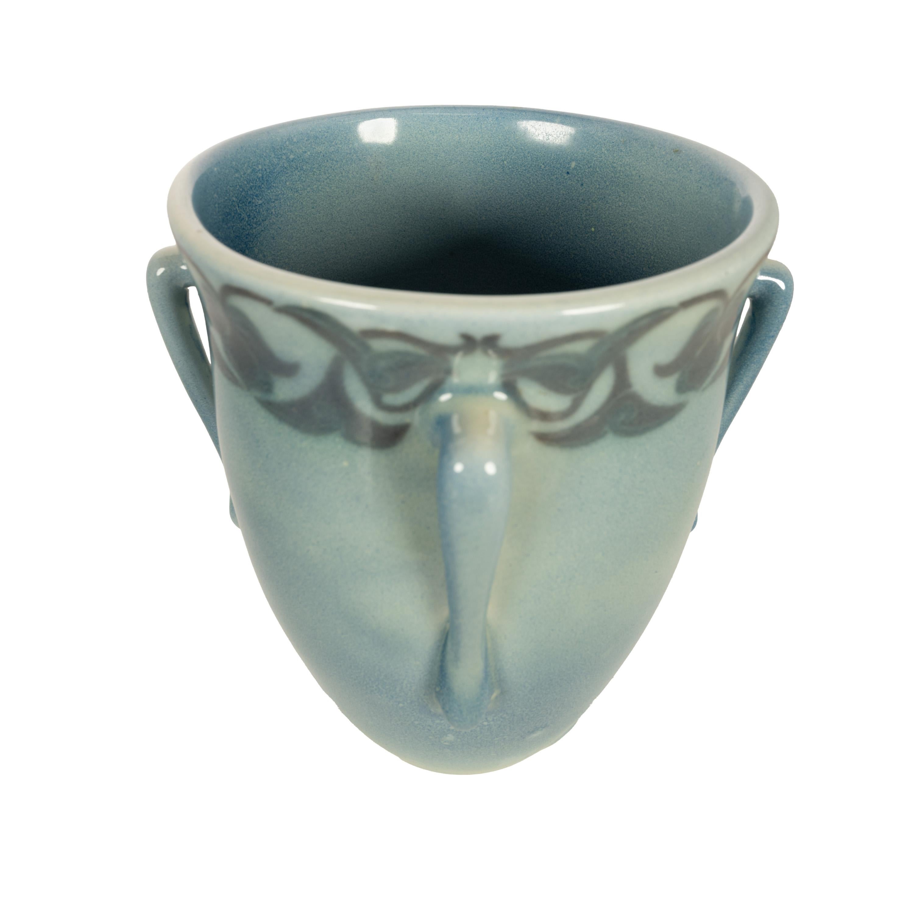 Antico vaso Art Nouveau americano della ceramica Rookwood Vellum di Lorinda Eppli 1915 in vendita 5