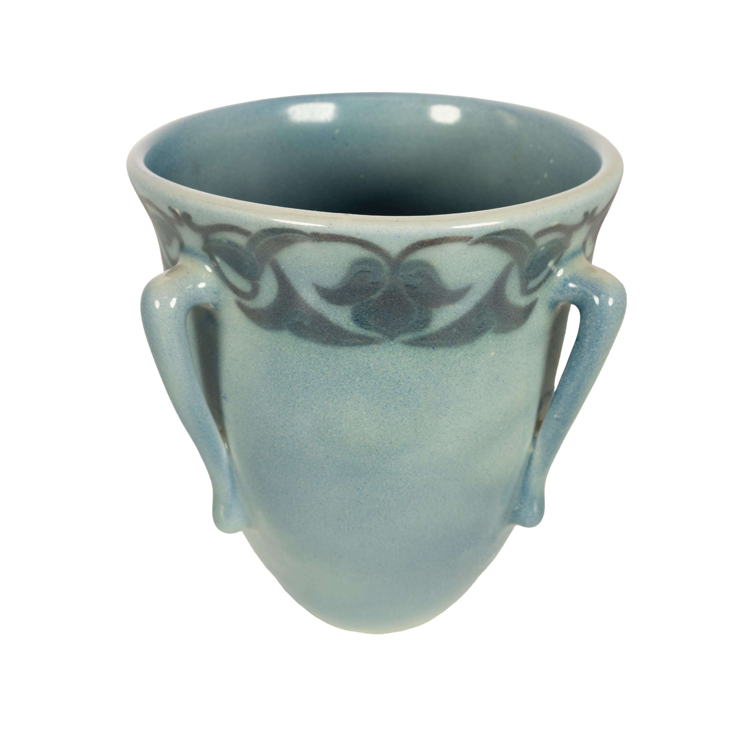 Antico vaso Art Nouveau americano della ceramica Rookwood Vellum di Lorinda Eppli 1915 in vendita 6