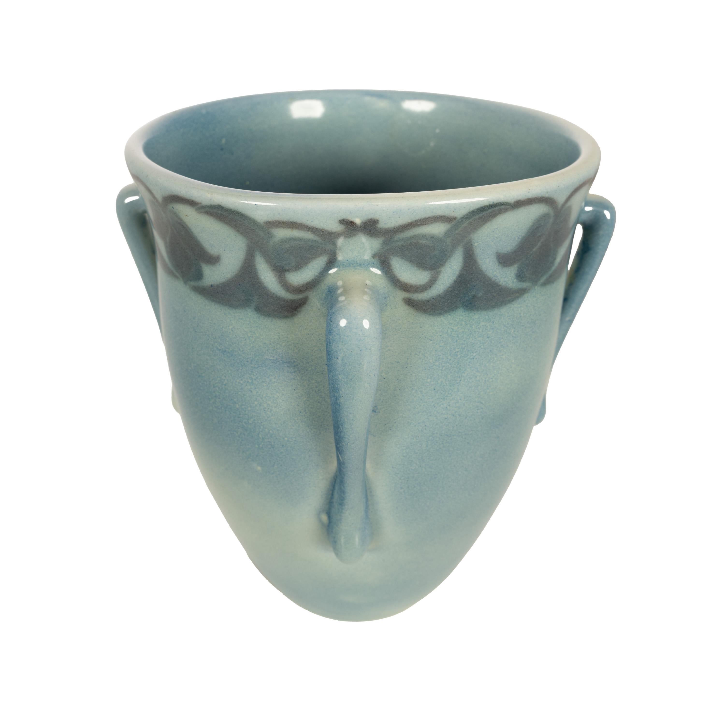 Antico vaso Art Nouveau americano della ceramica Rookwood Vellum di Lorinda Eppli 1915 in vendita 7