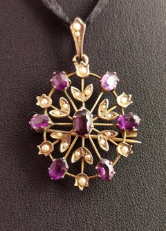 Broche pendentif Art nouveau ancien en or 9 carats avec améthyste et perles en forme d'étoile florale