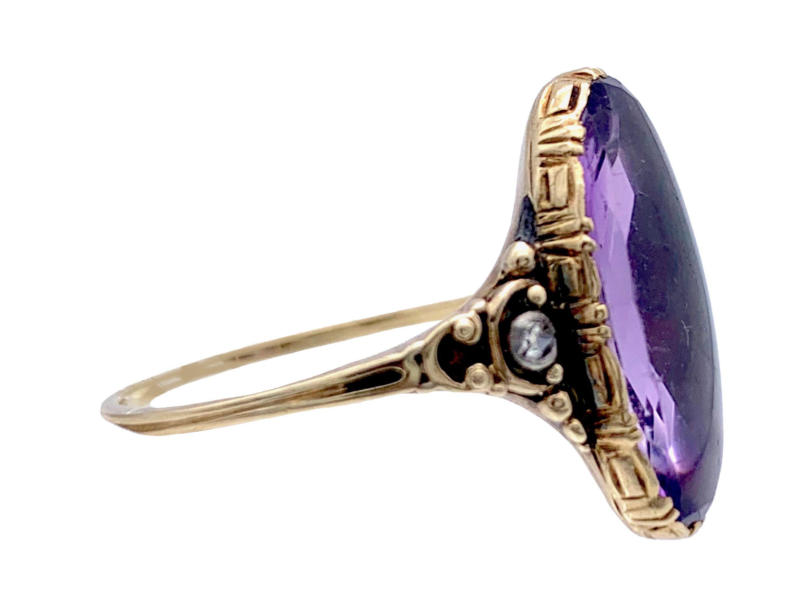 Antiker Jugendstil-Ring aus 14 Karat Gold mit Amethyst-Cabochon und Diamant (Art nouveau) im Angebot