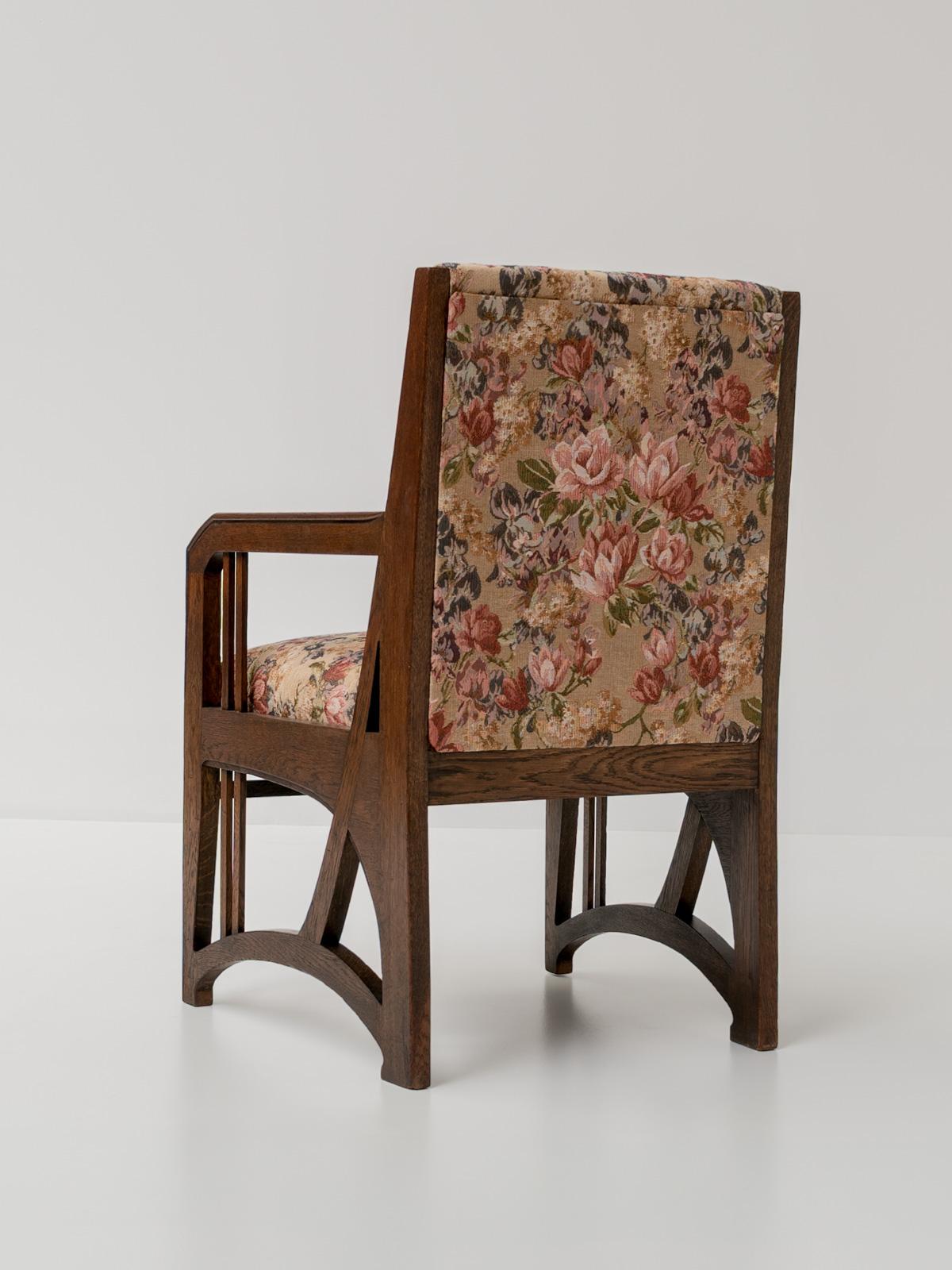 Belgian Antique Art Nouveau Armchair in Solid Oak and Floral Upholstery, Belgium ca 1900 For Sale