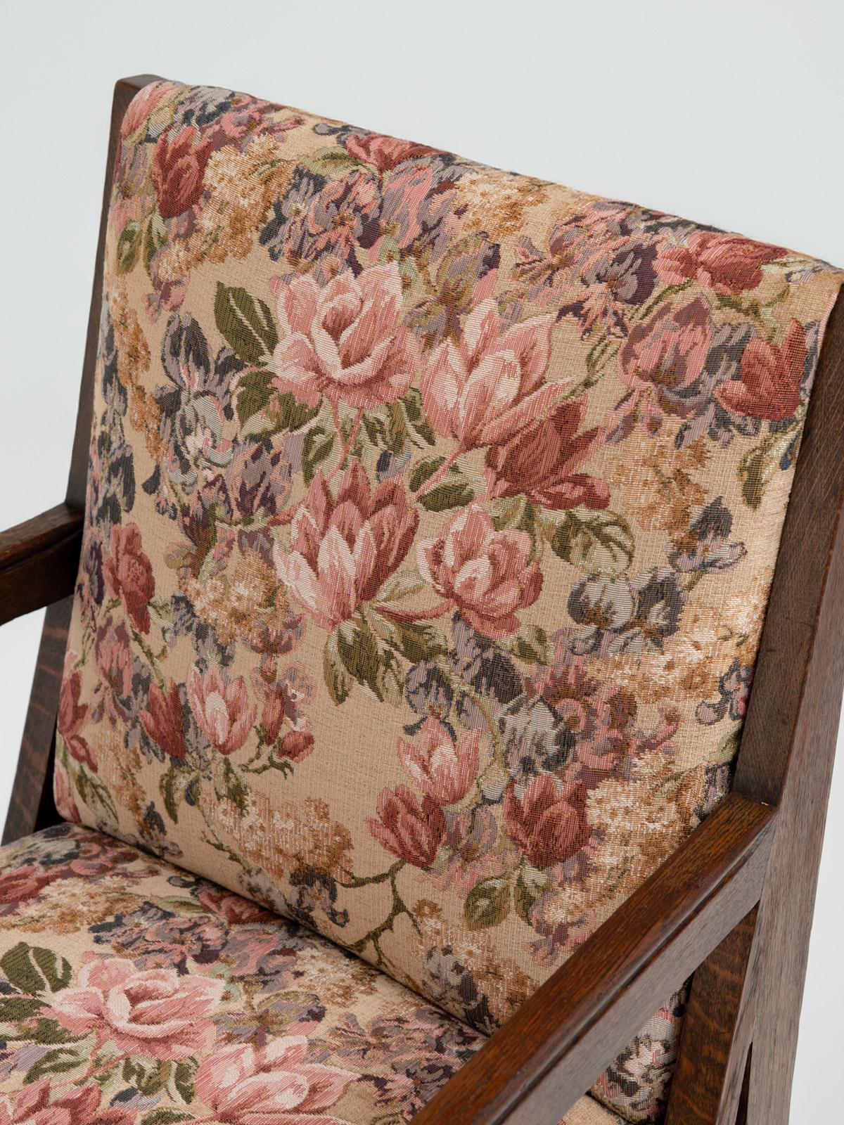 Antique Art Nouveau Armchair in Solid Oak and Floral Upholstery, Belgium ca 1900 For Sale 1
