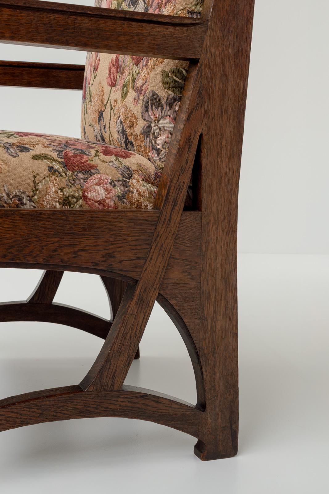 Antique Art Nouveau Armchair in Solid Oak and Floral Upholstery, Belgium ca 1900 For Sale 4