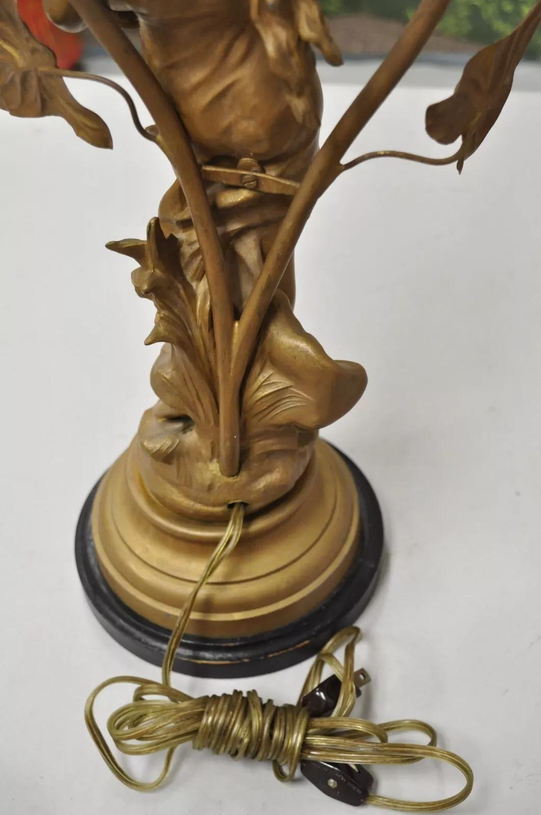 Antike Jugendstil-Tischlampe Auguste Moreau „La Musique“ aus Gold und Metall mit Figuren im Angebot 3