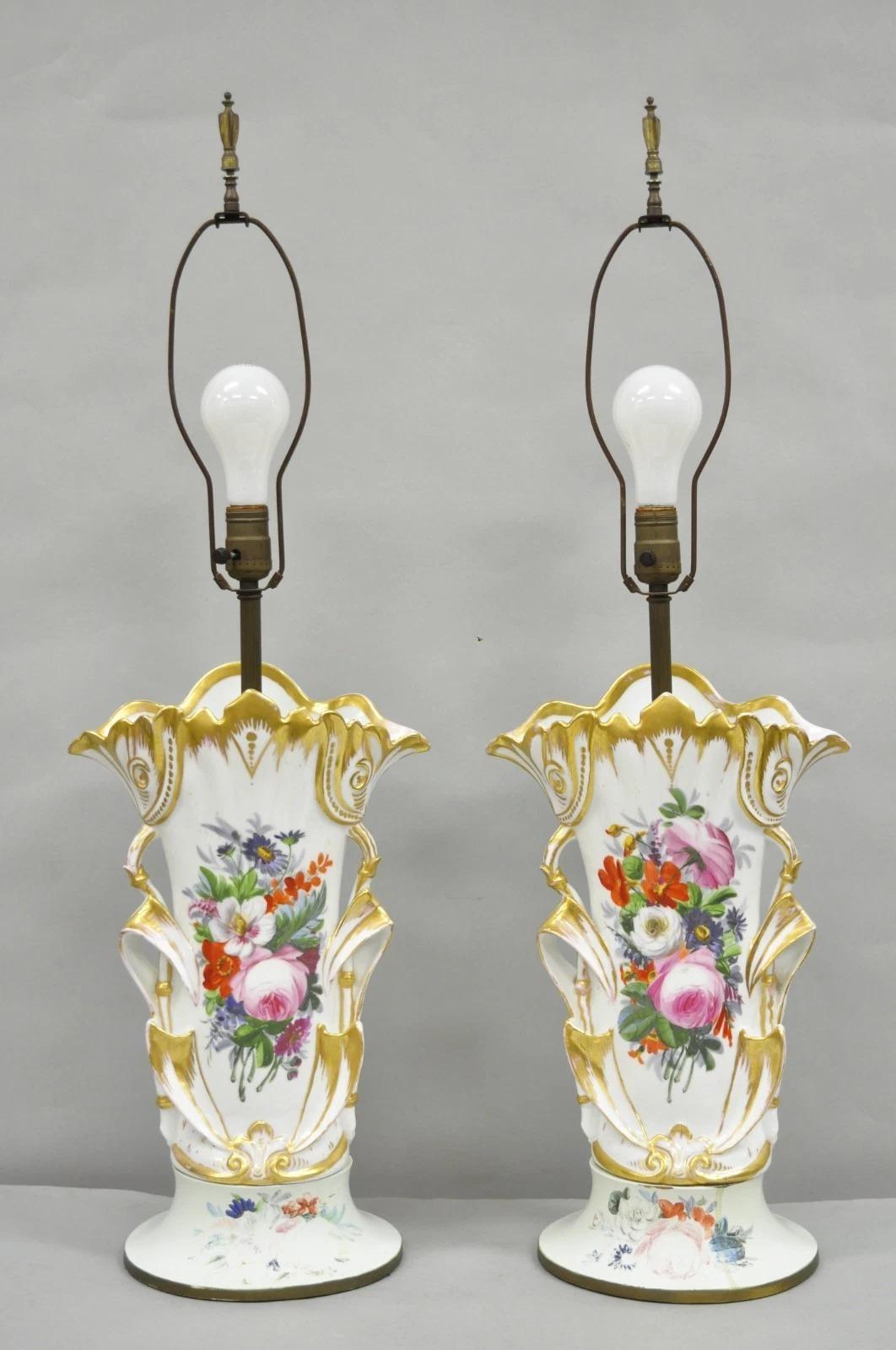 Paire de lampes de table Art Nouveau en porcelaine autrichienne peinte de motifs floraux français en vente 7