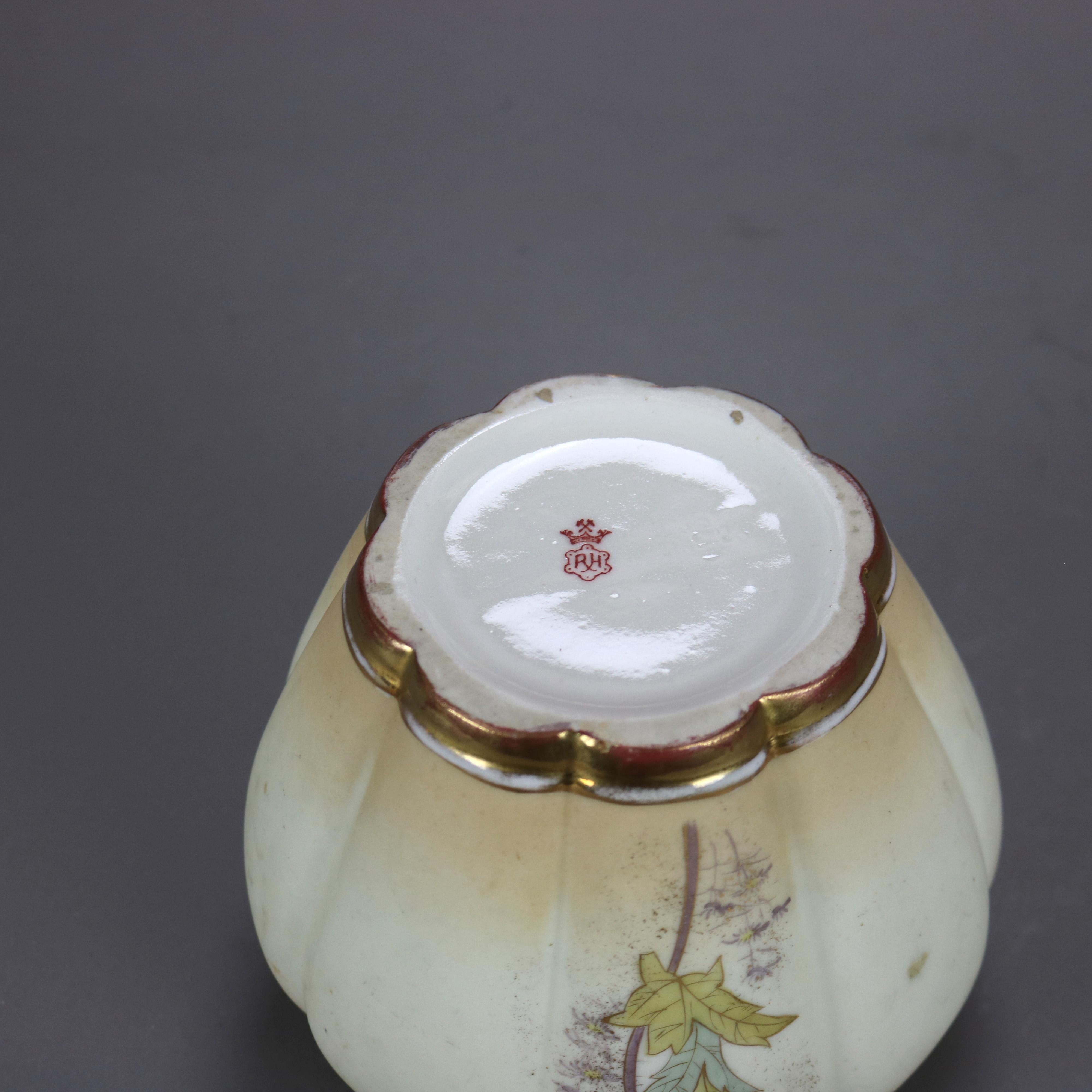 Antiguo Art Nouveau Austriaco RH Porcelana Floral y Dorada Pintada a Mano Jarrón Melón en Bueno estado para la venta en Big Flats, NY
