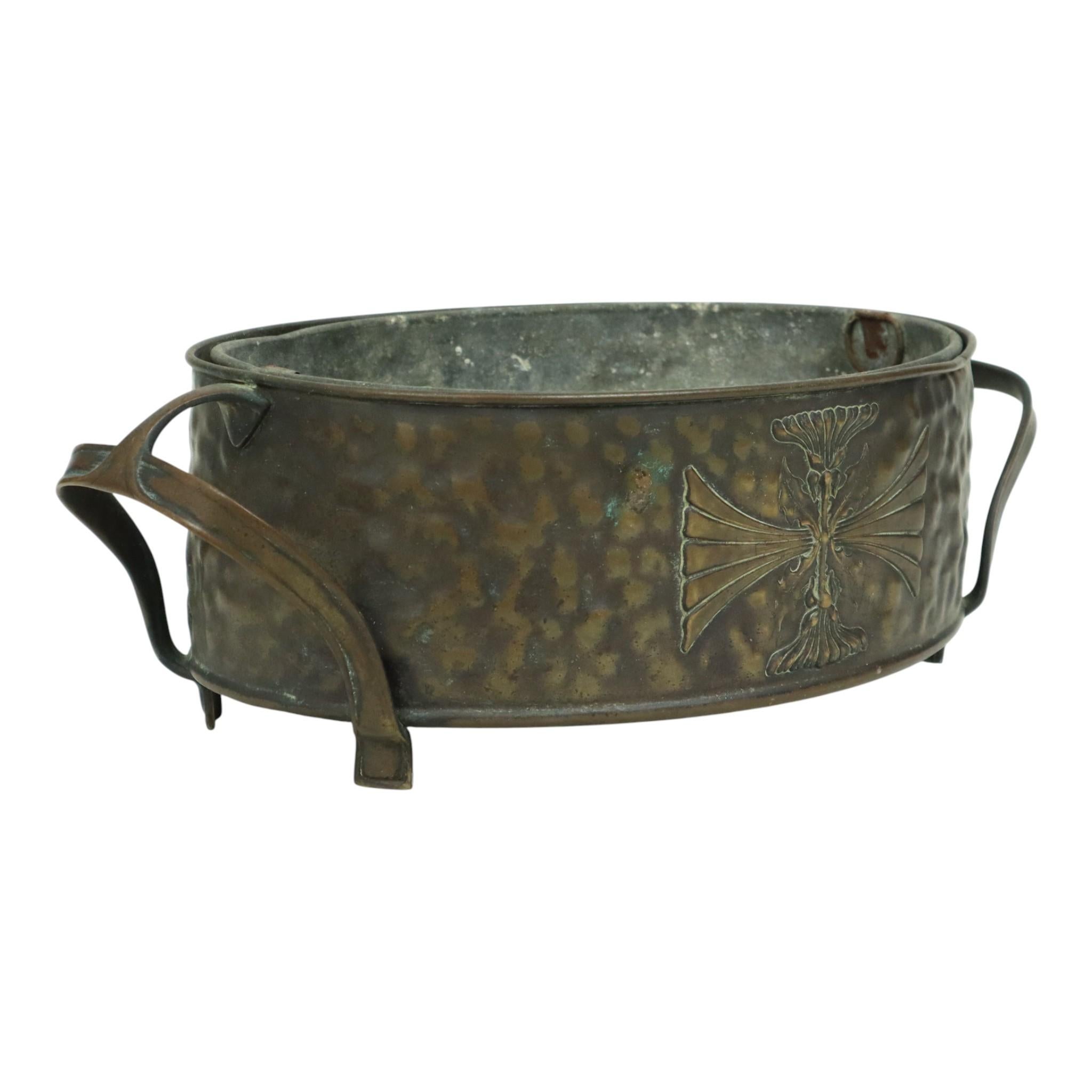 Fioriera Jardinière in ottone Art Nouveau antica in vendita 1