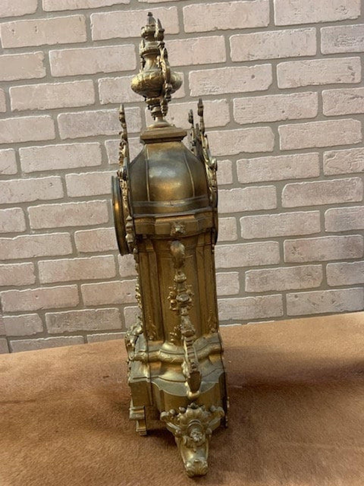 Antike Jugendstil Messing verziert Mantle Clock und 2 Kandelaber - Garnitur Set im Angebot 3