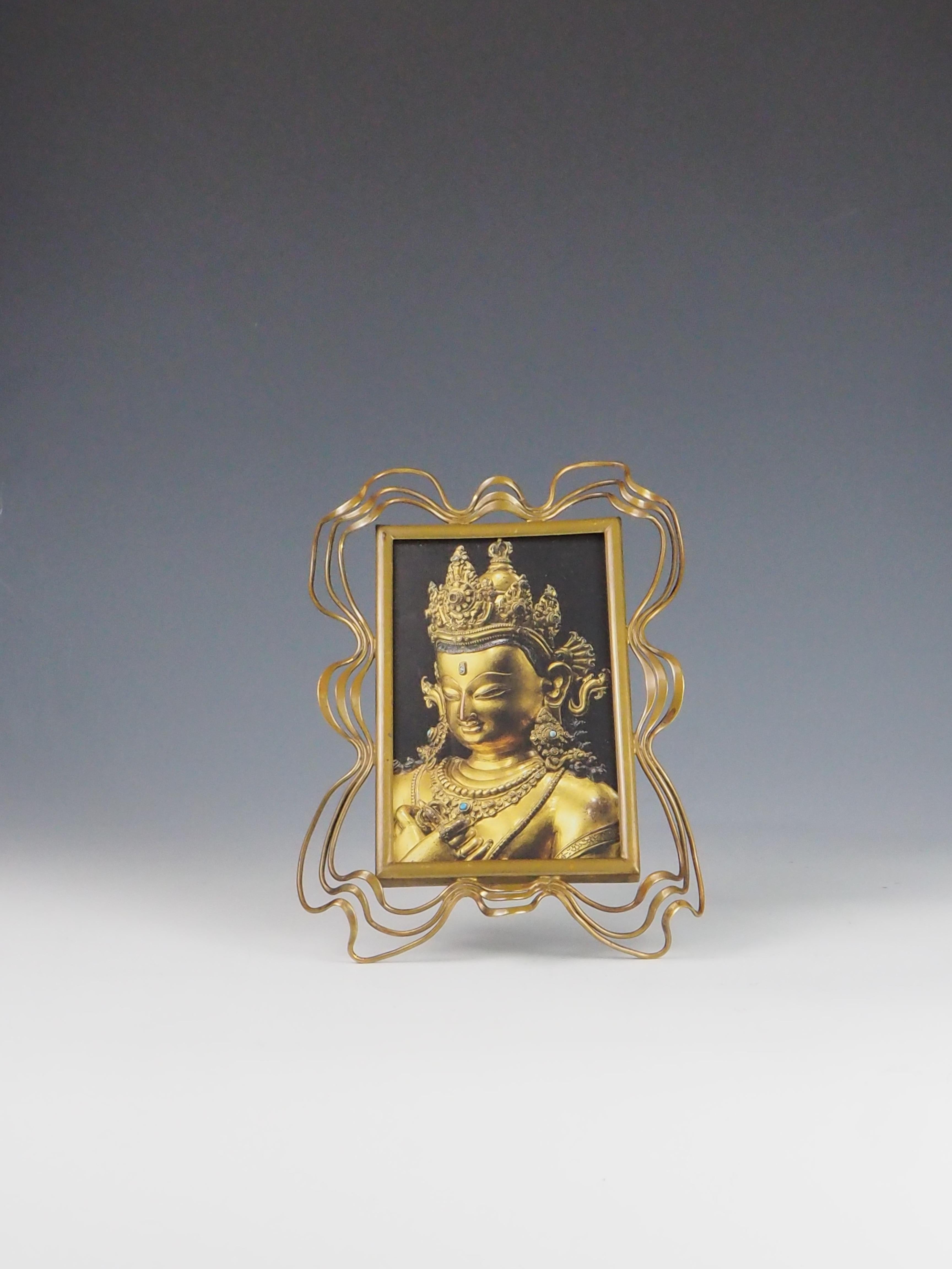 Antique Art Nouveau Brass Photo Frame

Presenting an exquisite example of early 20th-century artistry, this Antique Art Nouveau Brass Photo Frame captivates with its distinctive wirework and easel stand. This rare piece showcases the graceful curves
