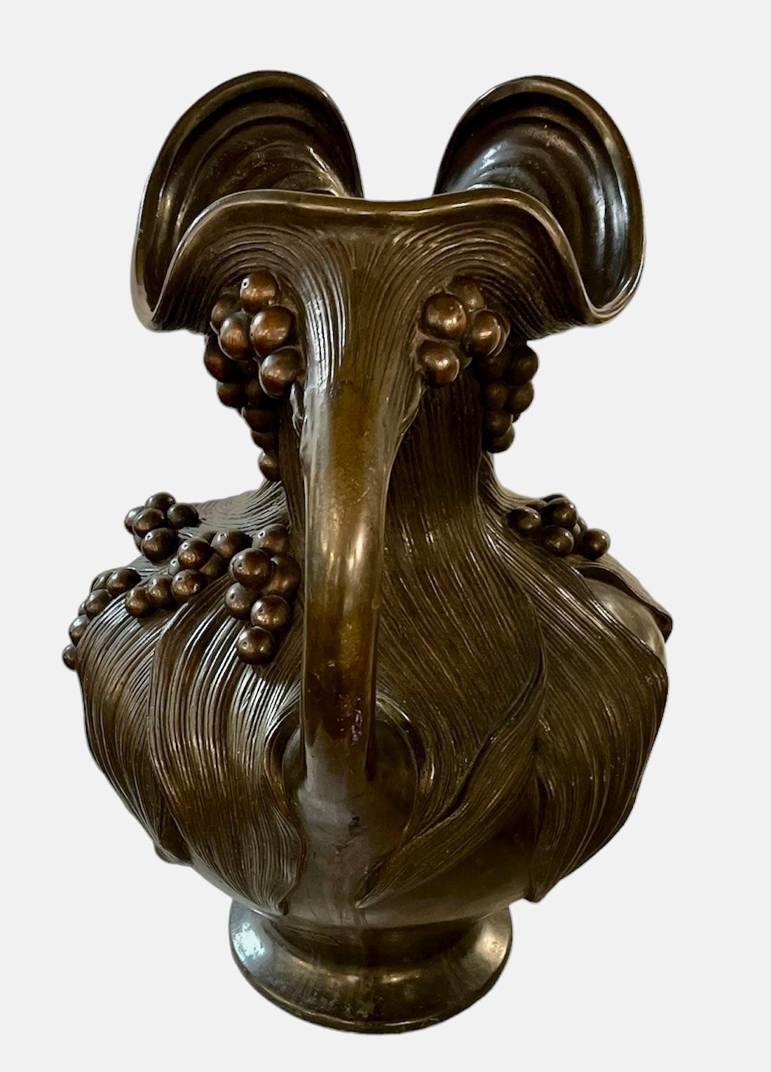 Antique Art Nouveau Bronze Large Planter Jug with Detailed Grape In Good Condition For Sale In Pasadena, CA