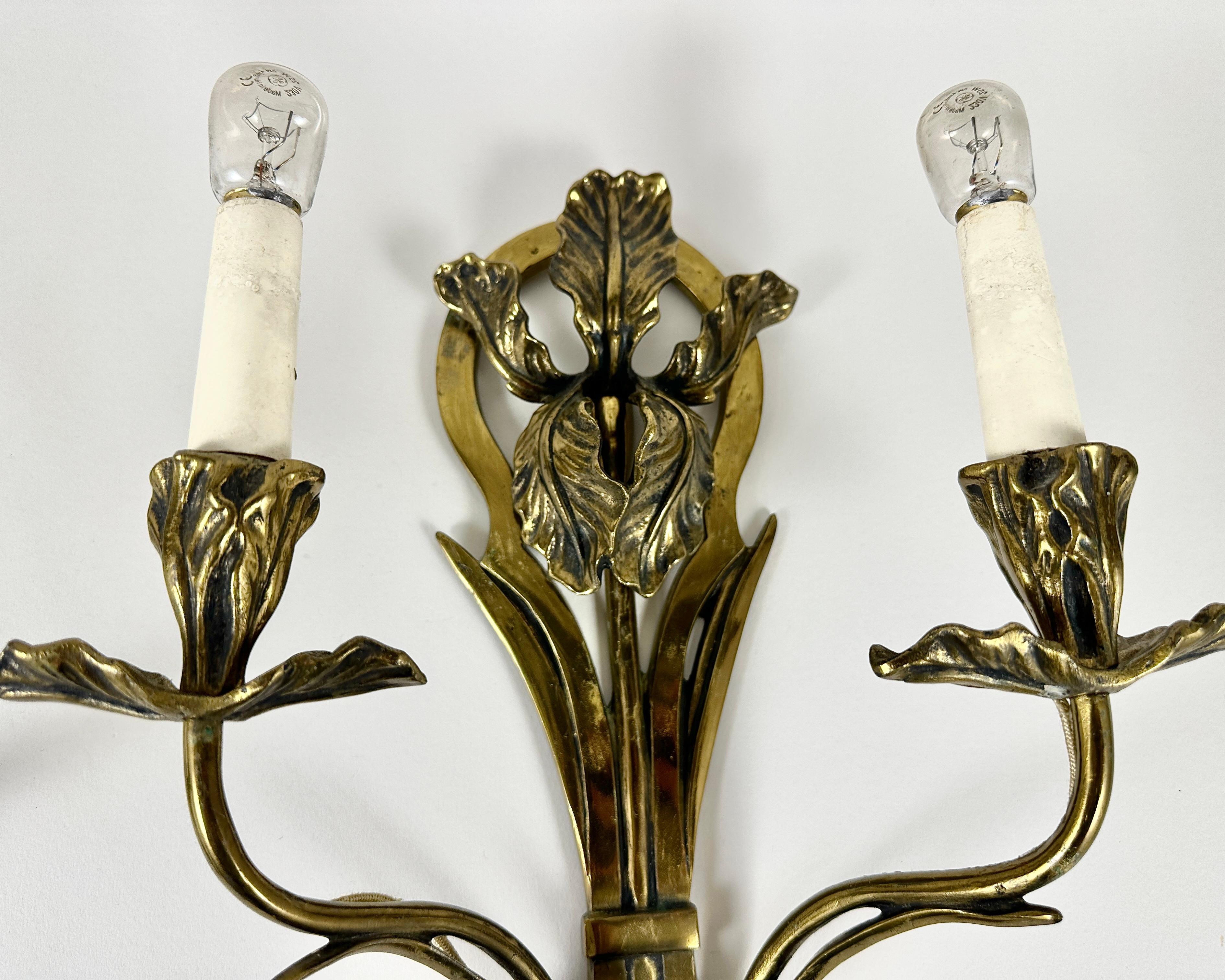 Inizio XX secolo Applique da parete in bronzo Art Nouveau, Francia, CIRCA 1900  Portalampada E14 in vendita