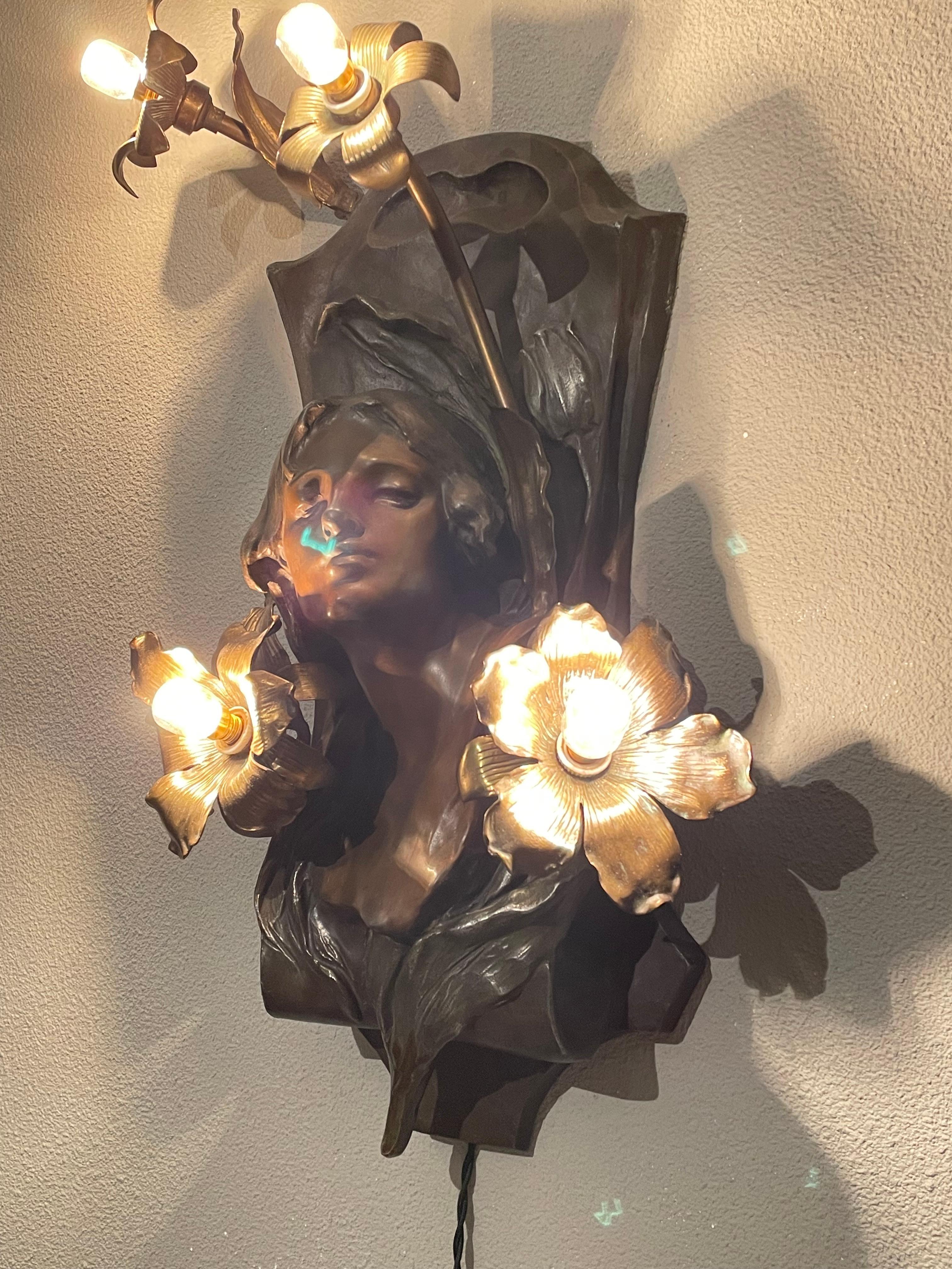 Antique Art Nouveau Bronzed 4 Light Female Sculpture & Lily Flowers Wall Lamp 4