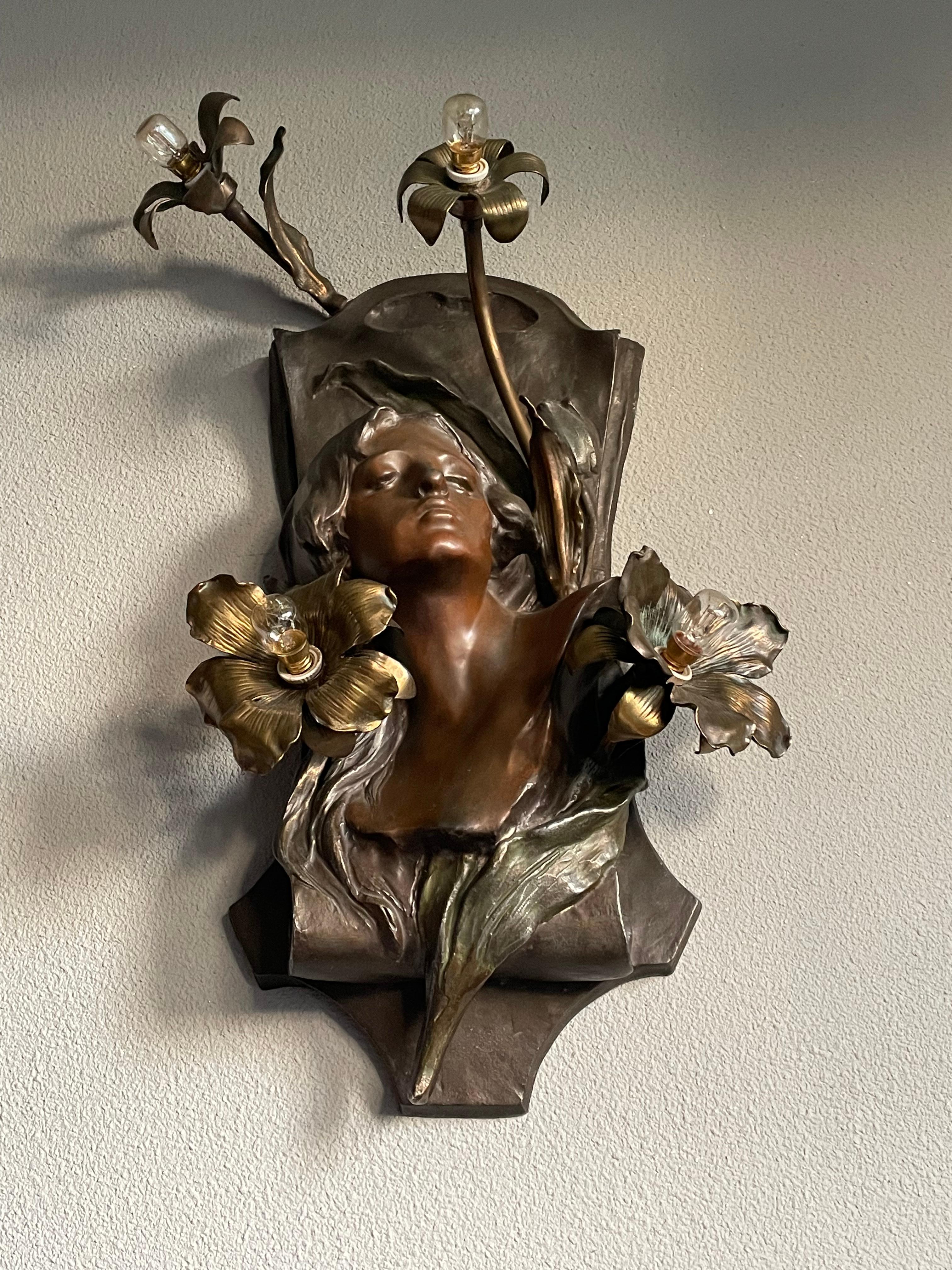 Jugendstil Antique Art Nouveau Bronzed 4 Light Female Sculpture & Lily Flowers Wall Lamp