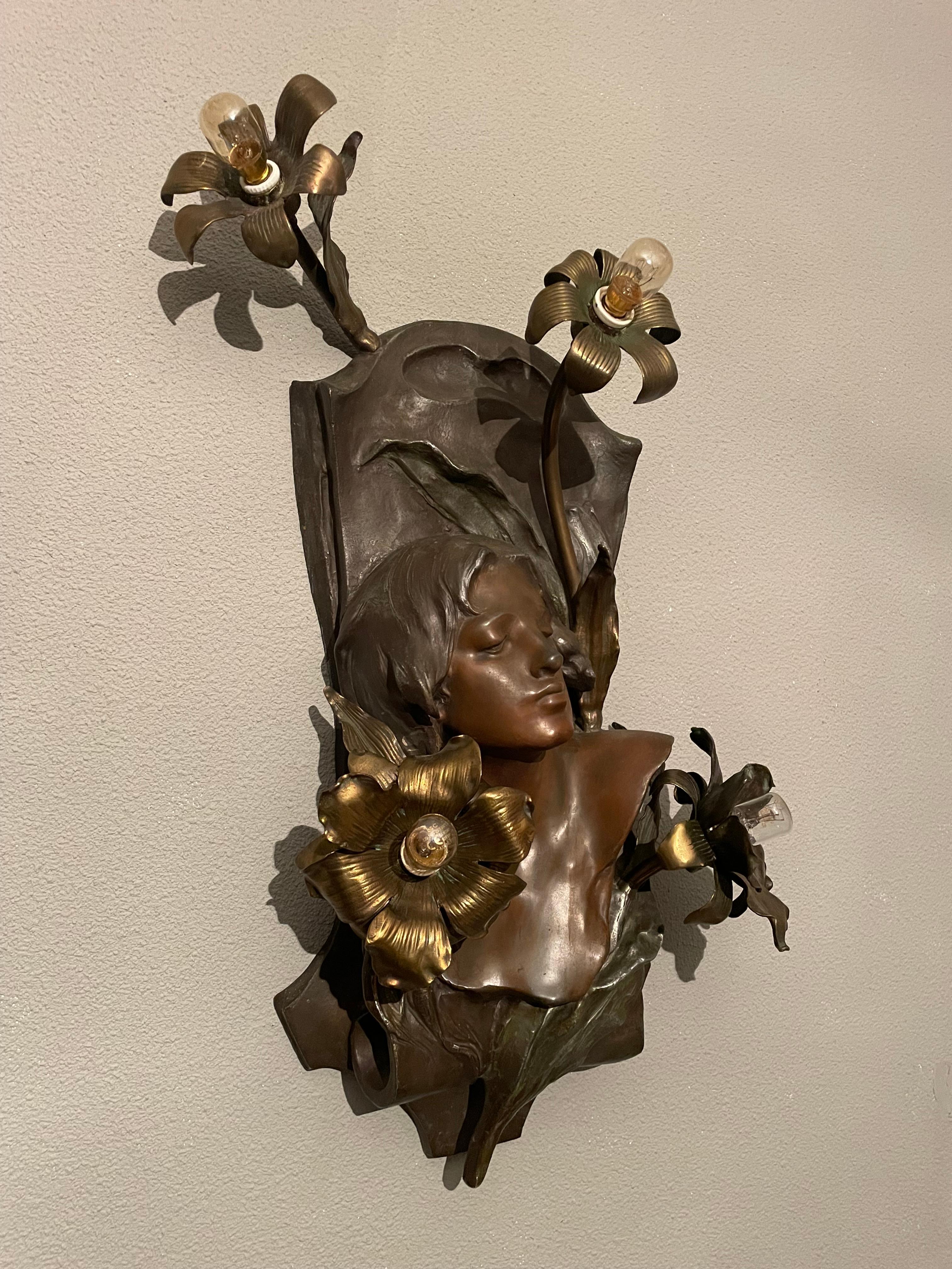 20th Century Antique Art Nouveau Bronzed 4 Light Female Sculpture & Lily Flowers Wall Lamp