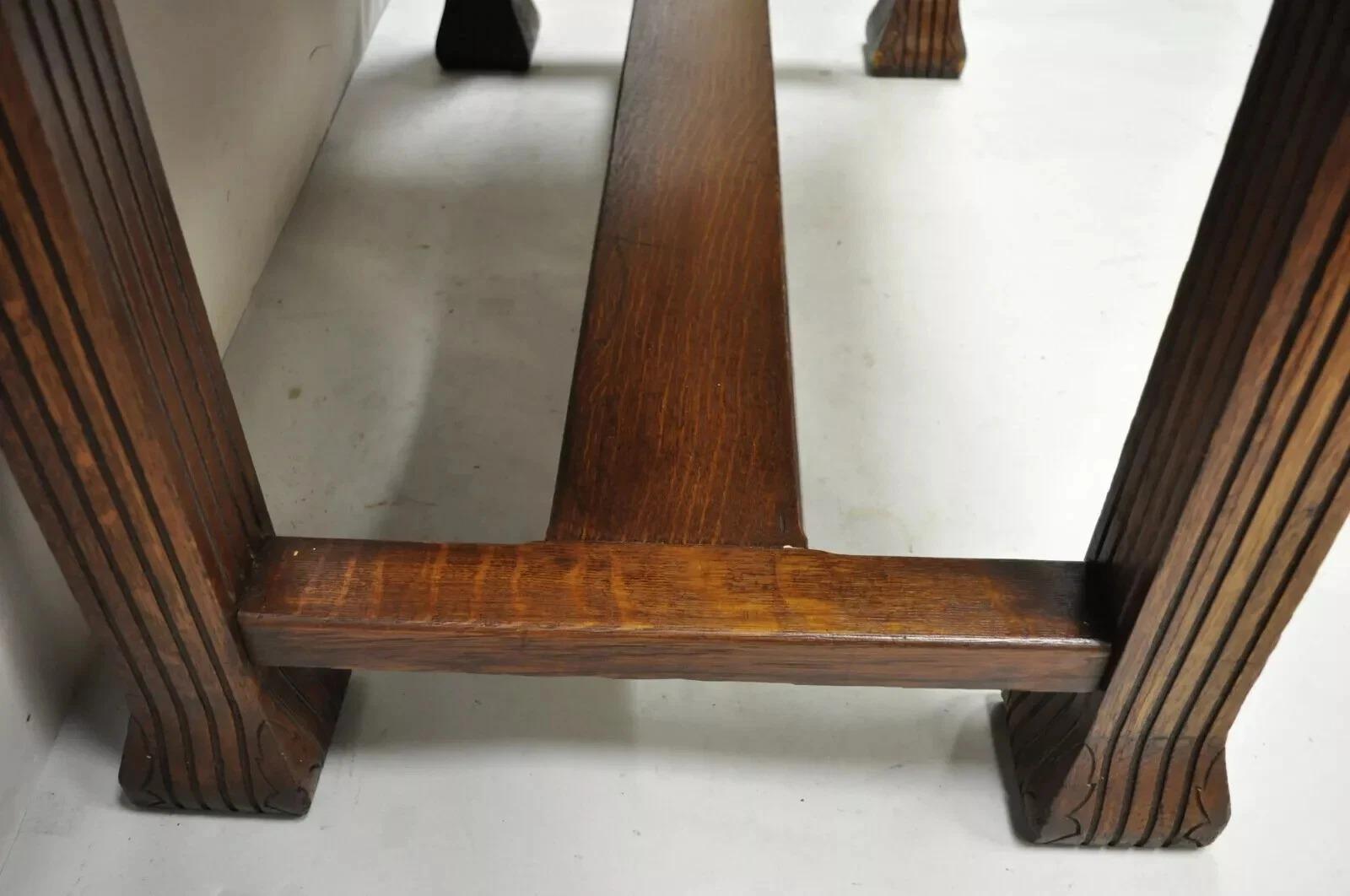 Antico Art Carved in quercia intagliata Northwind Face Desk Library Table con un cassetto in vendita 4