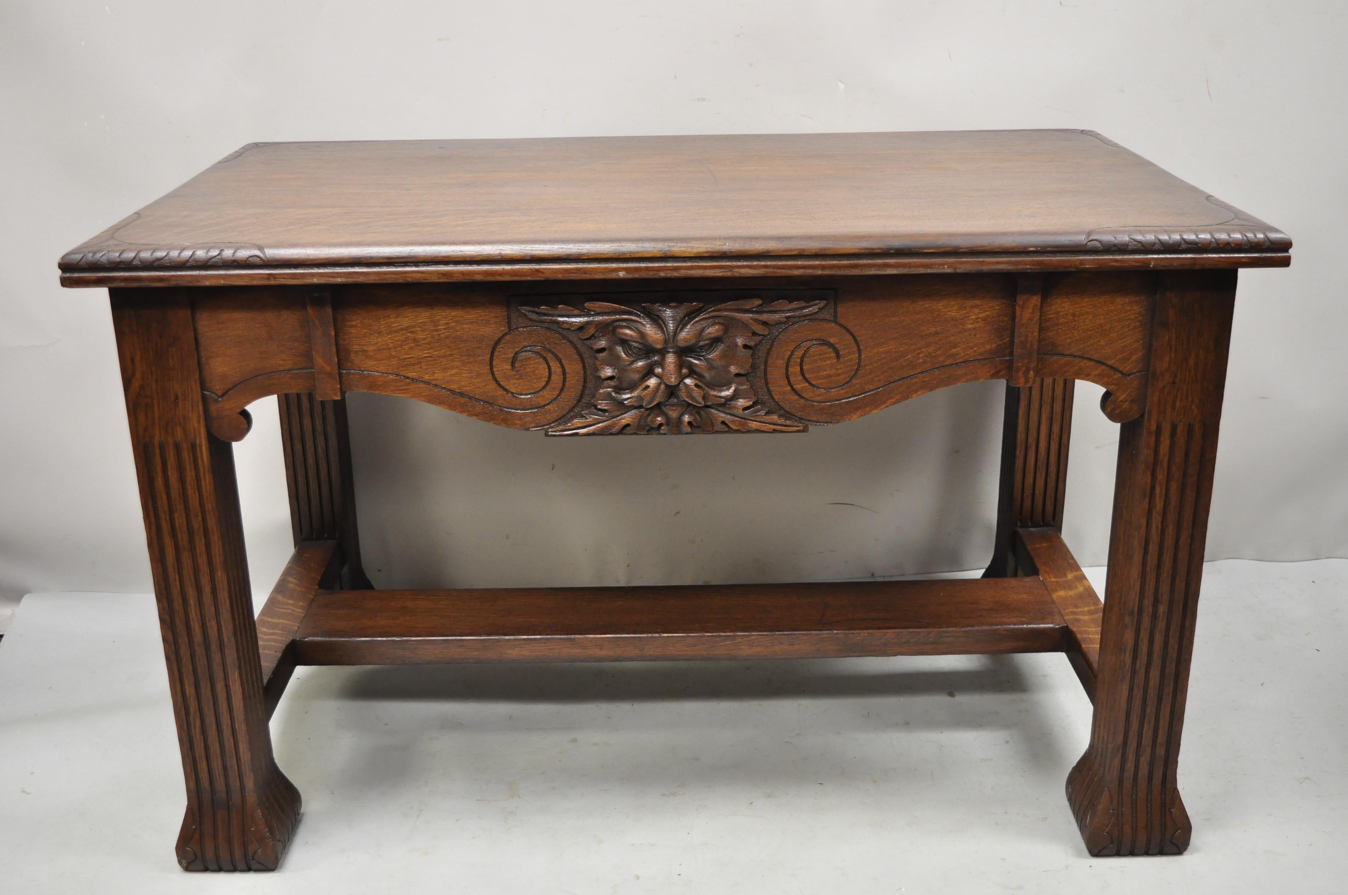 Ancienne table de bibliothèque Art Nouveau en chêne sculpté à face nord-enroulé avec un tiroir en vente 4