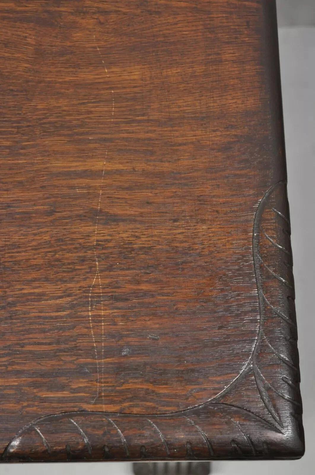 Antico Art Carved in quercia intagliata Northwind Face Desk Library Table con un cassetto in vendita 2