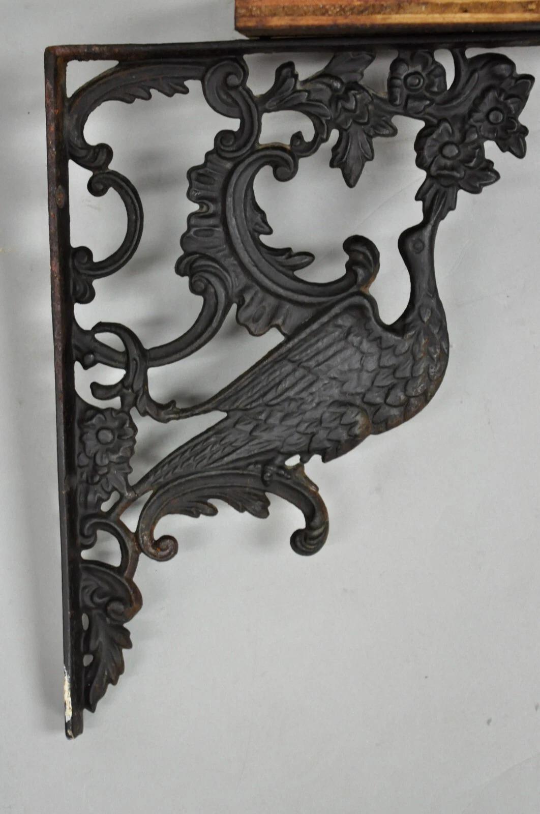 Antike Art Nouveau Gusseisen Figural Phoenix Vogel Wandregal Klammern - ein Paar (Art nouveau) im Angebot