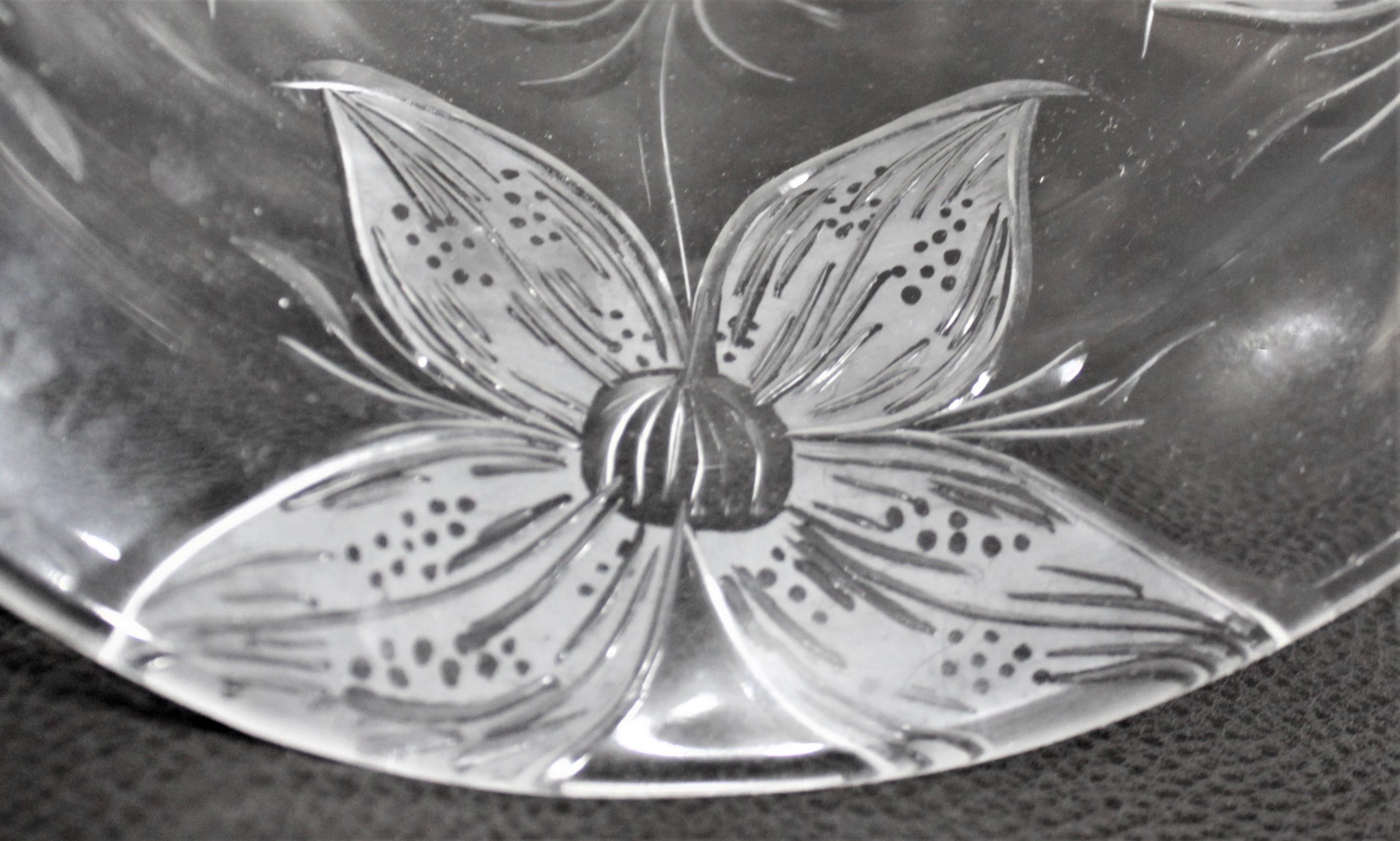 English Antique Art Nouveau Clear Cut Crystal Vase with Floral Decoration For Sale