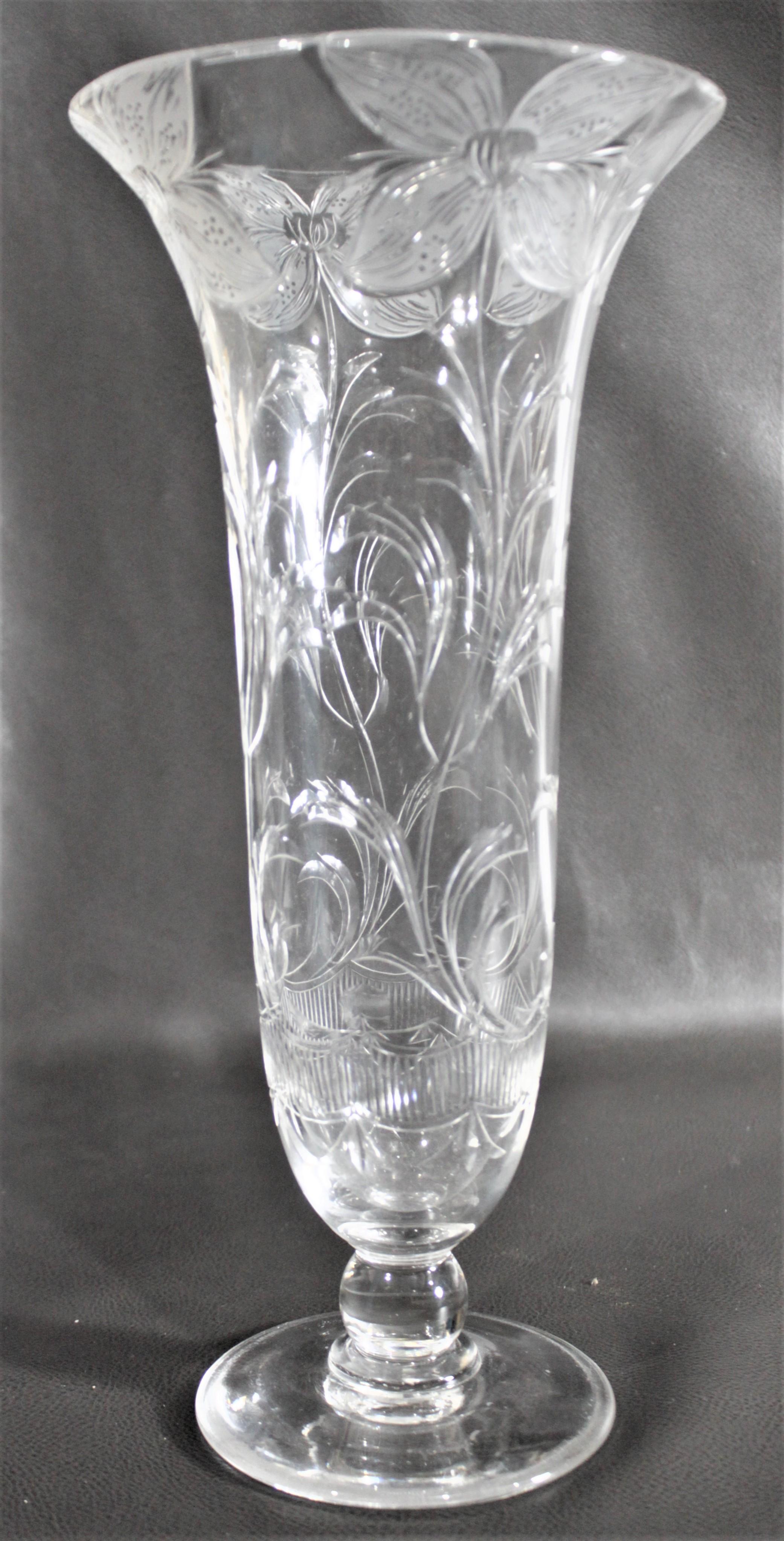 Antique Art Nouveau Clear Cut Crystal Vase with Floral Decoration In Good Condition For Sale In Hamilton, Ontario