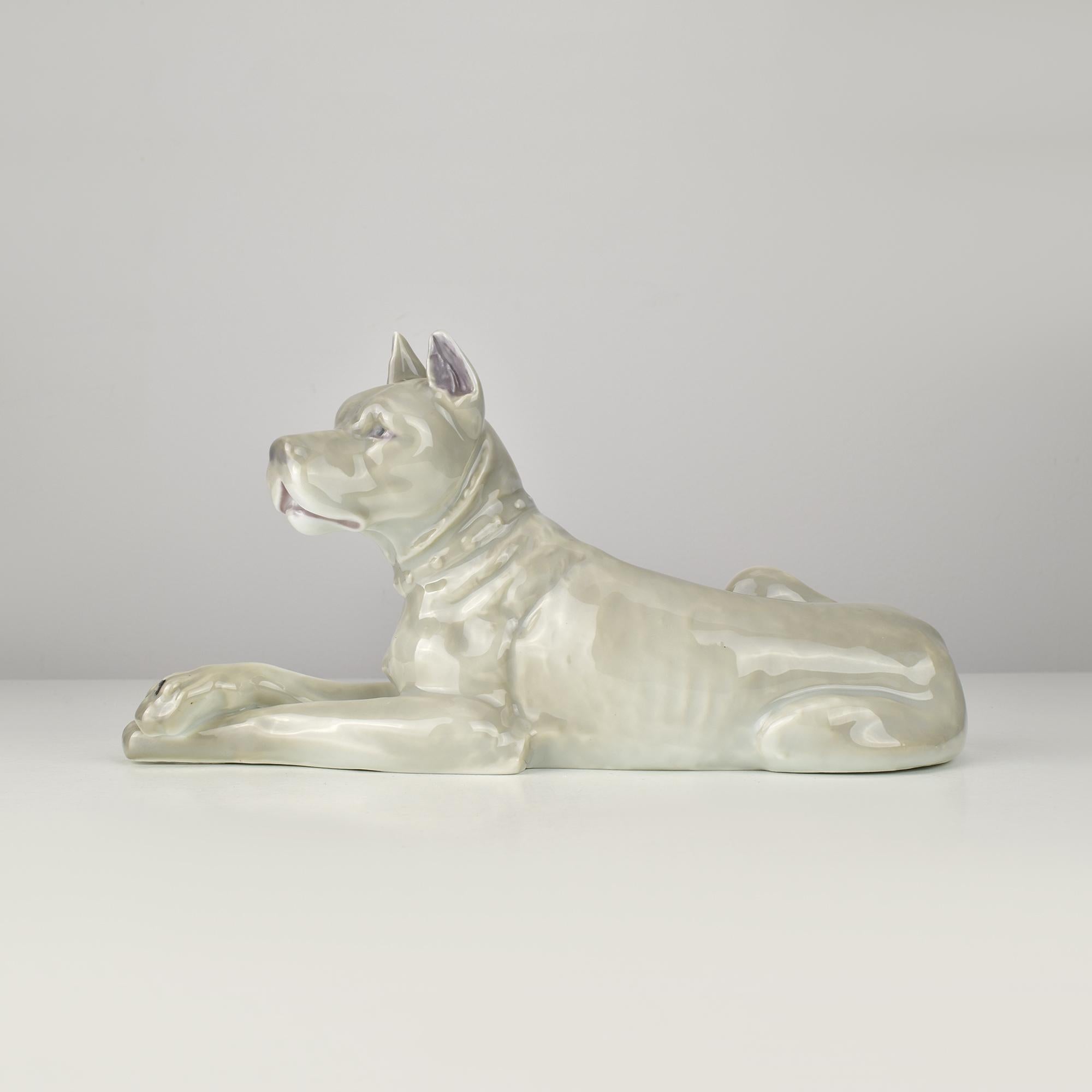 Art nouveau Figurine ancienne en porcelaine Art Nouveau Dog Dane by Heubach Jugendstil en vente