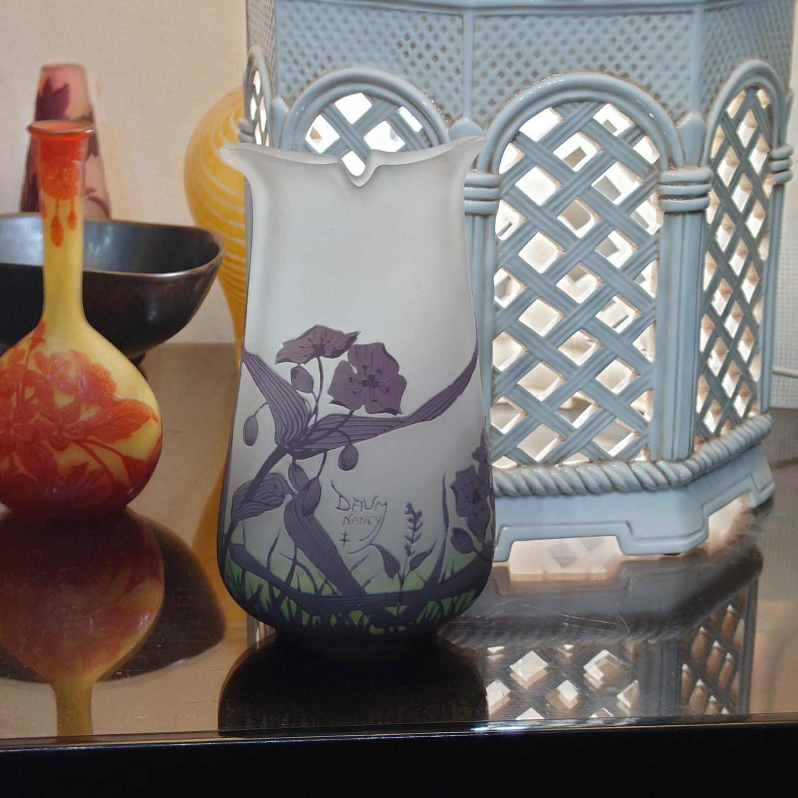 Francese Antico vaso in vetro con cammeo Daum Nancy Art Nouveau in vendita