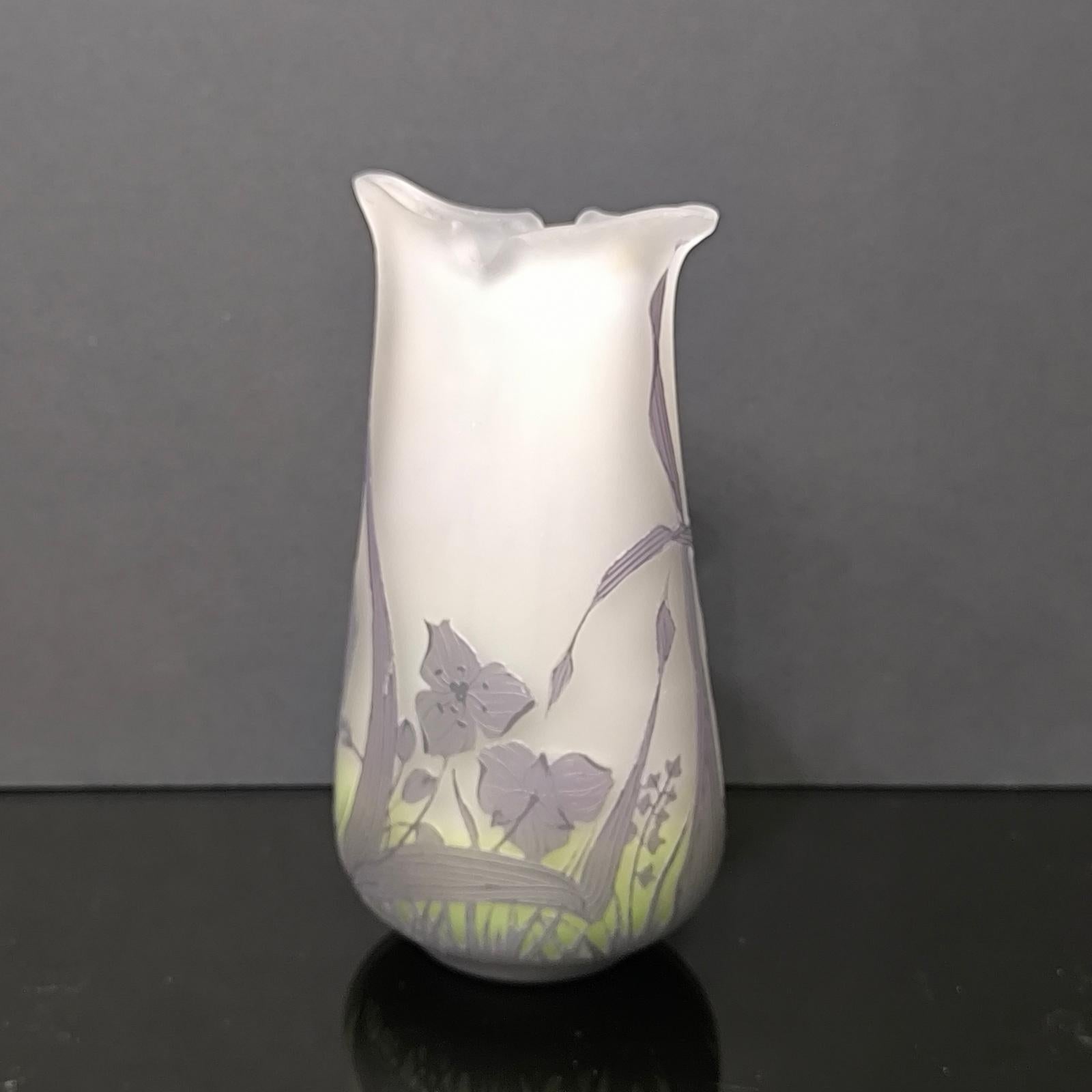 XX secolo Antico vaso in vetro con cammeo Daum Nancy Art Nouveau in vendita