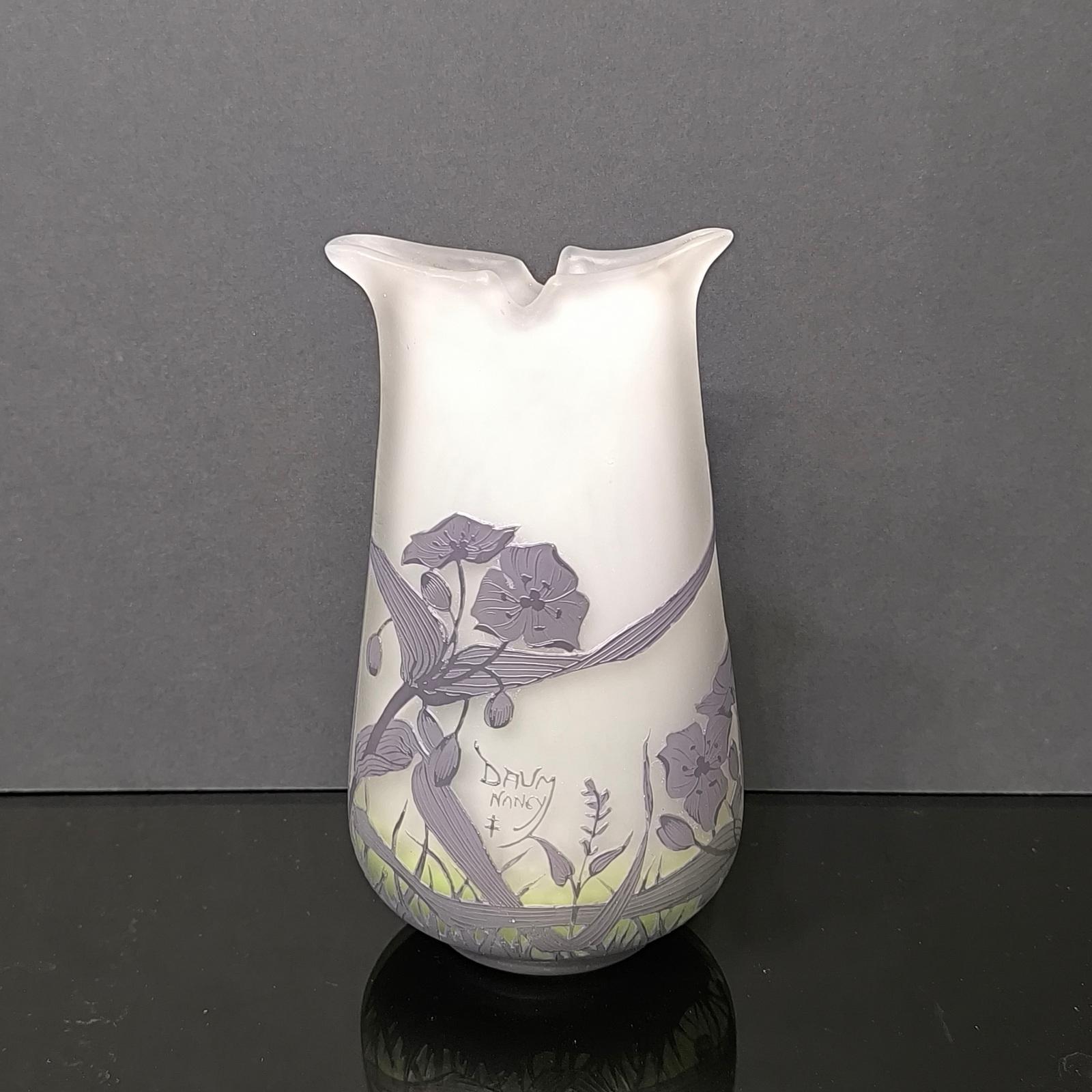 Antico vaso in vetro con cammeo Daum Nancy Art Nouveau in vendita 2