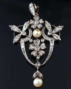 Pendente antico in stile Art Nouveau con diamanti e perle, floreale