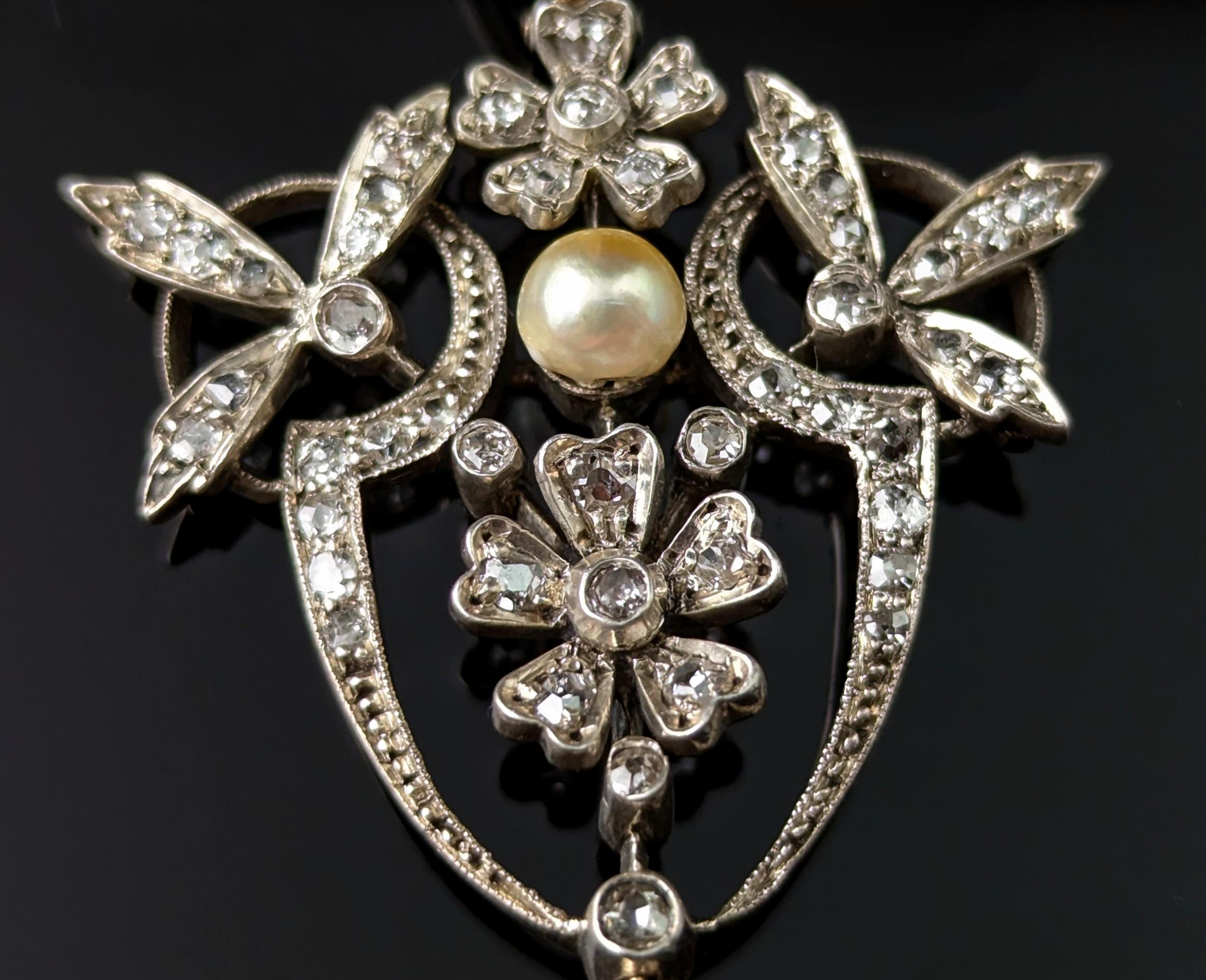 Antique Art Nouveau Diamond and Pearl pendant, floral In Good Condition For Sale In NEWARK, GB