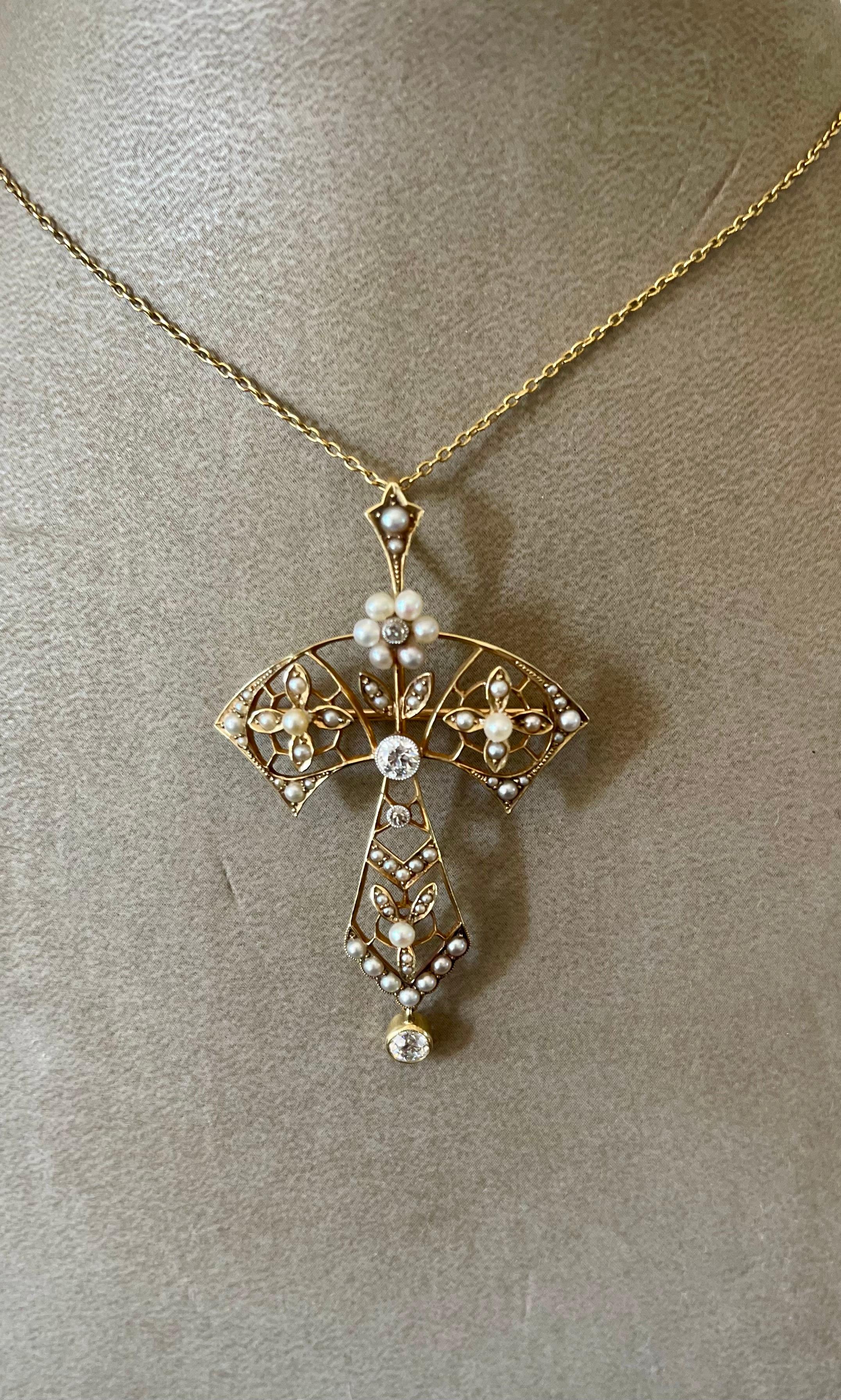 Pendentif/Broche Art nouveau ancien en or jaune 15 carats avec chaîne en perles et diamants Pour femmes en vente