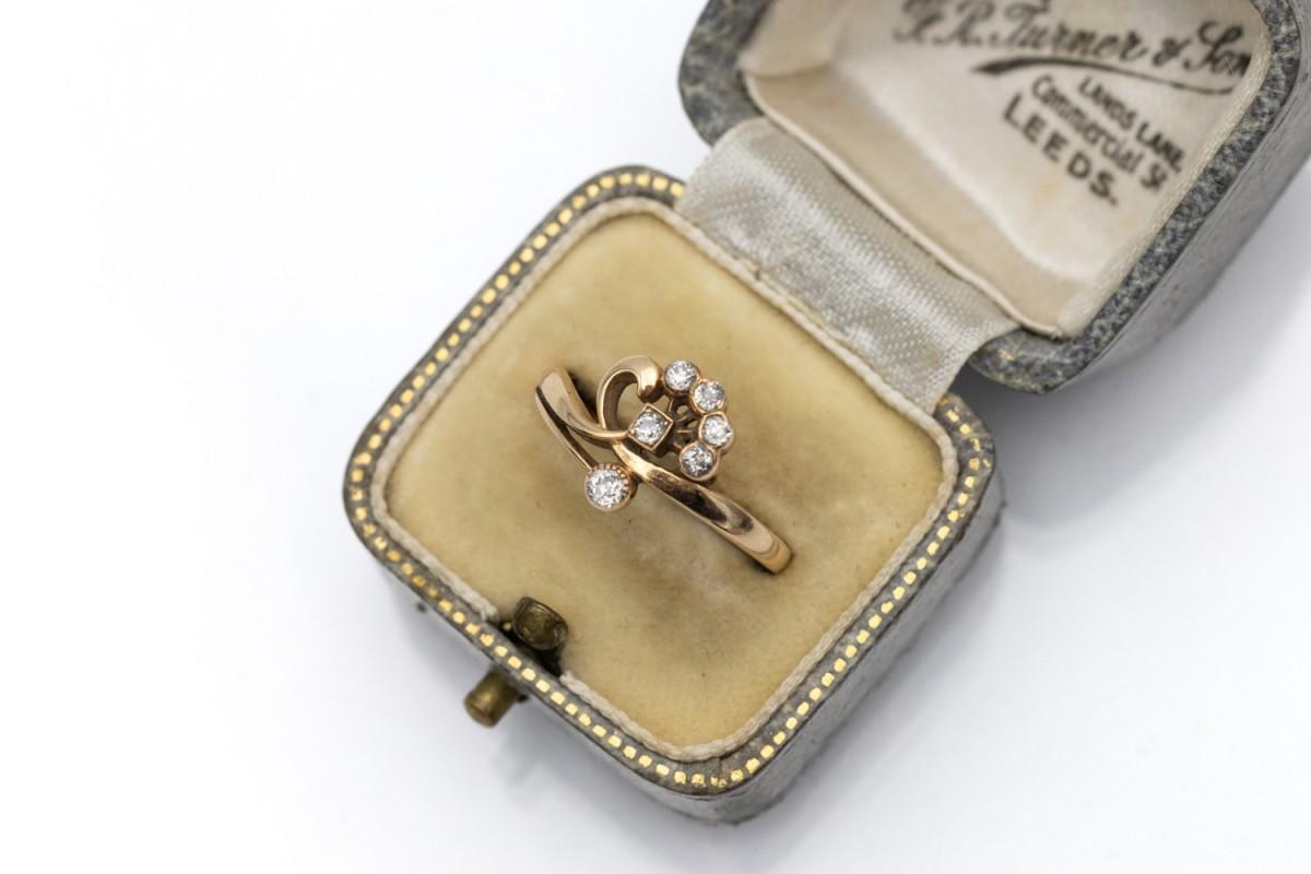 Antique Art Nouveau diamond ring, Austria-Hungary, Vienna, early 20th century In Good Condition For Sale In Chorzów, PL