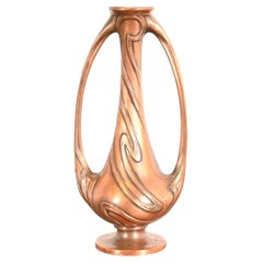 Jarrón antiguo Art Nouveau de bronce con dos asas