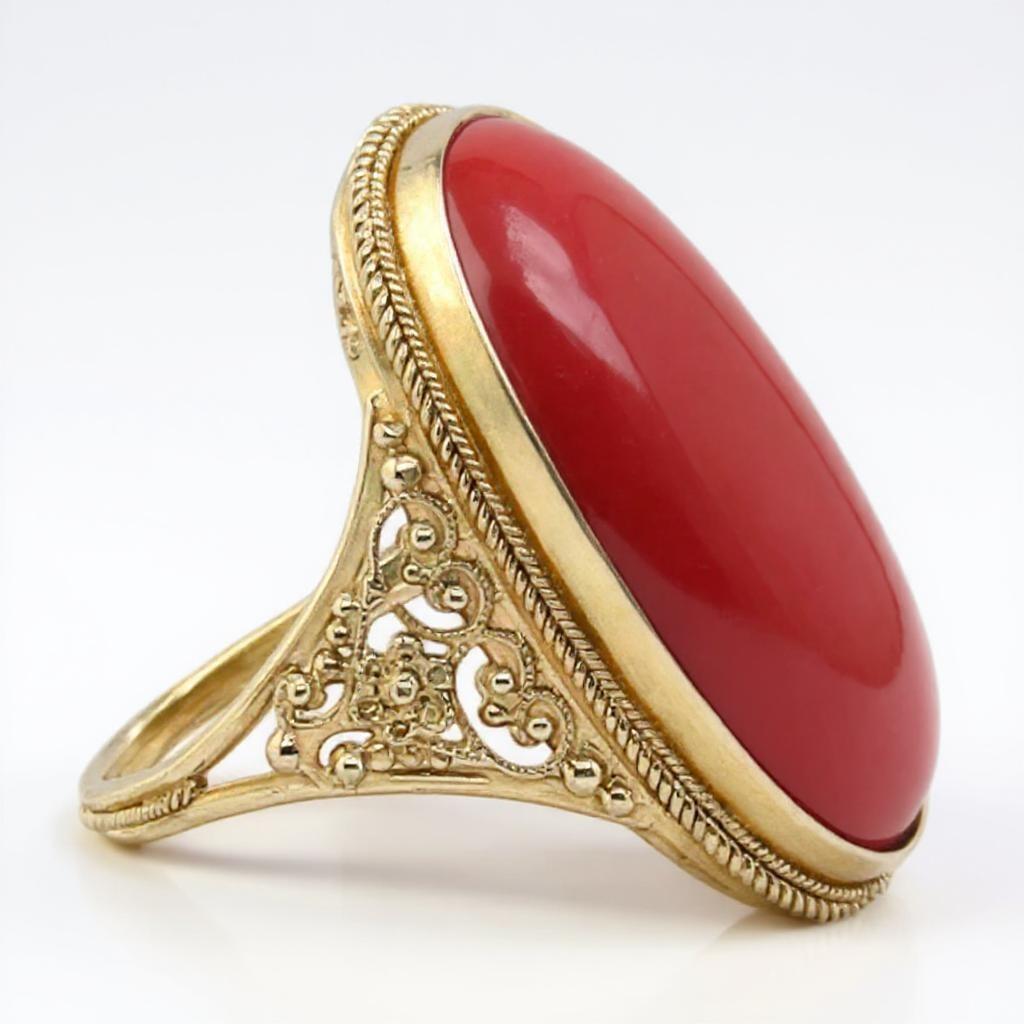 Antique Art Nouveau Elongated Coral Ring in 14kt Yellow Gold Filigr In Good Condition For Sale In Miami, FL